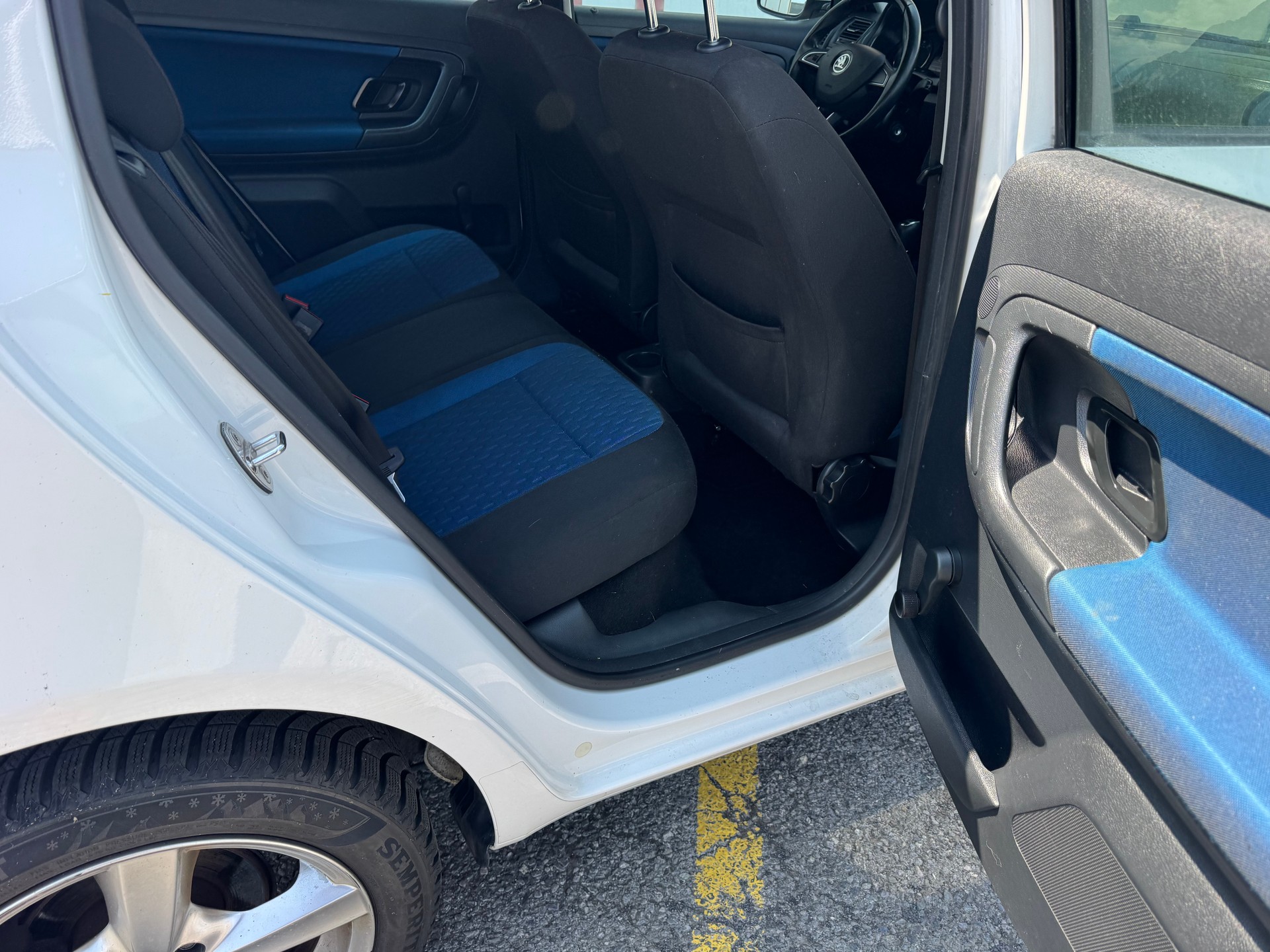SKODA Fabia 1.2 TSI Ambition Plus-image-6