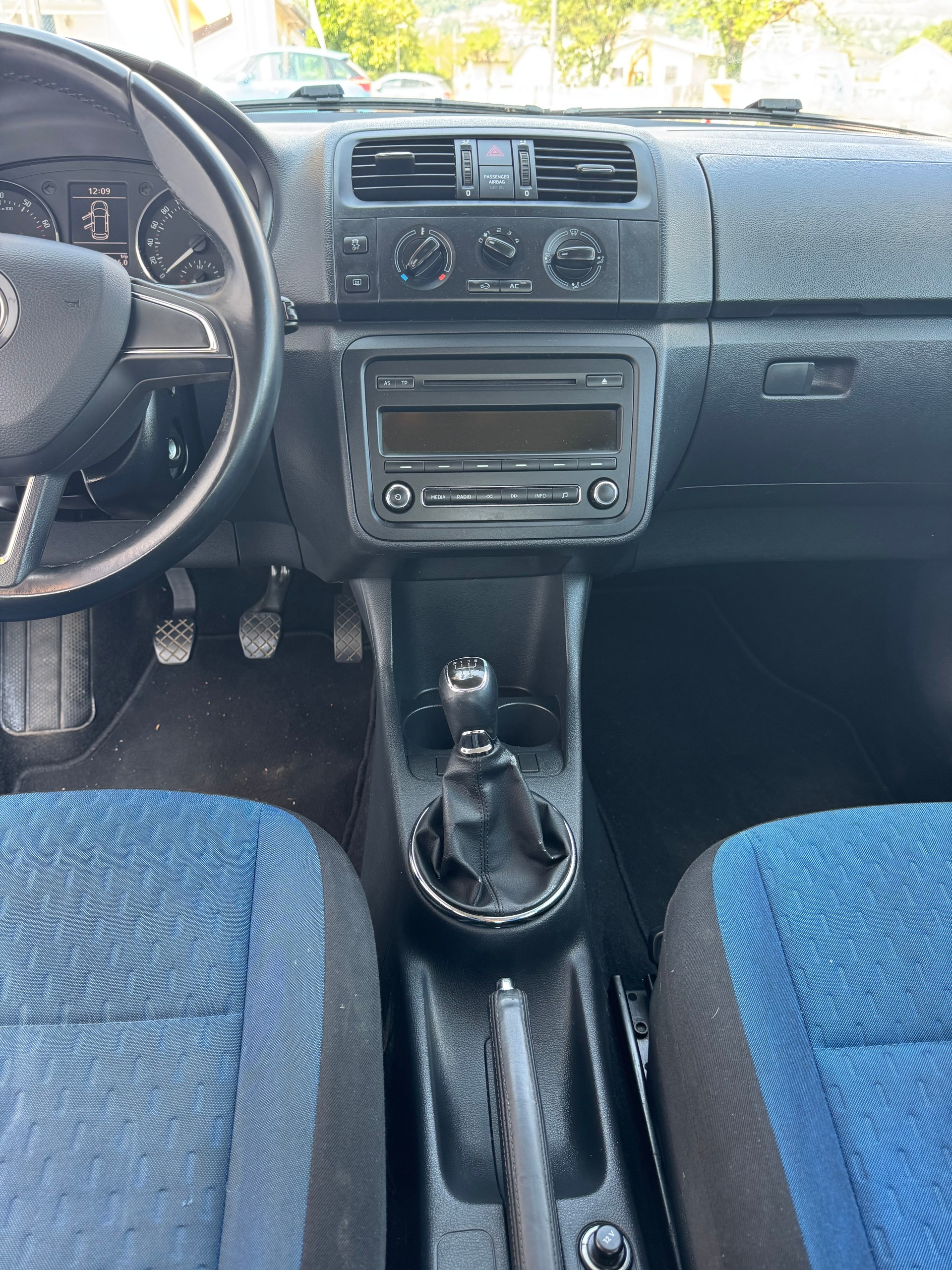 SKODA Fabia 1.2 TSI Ambition Plus-image-10