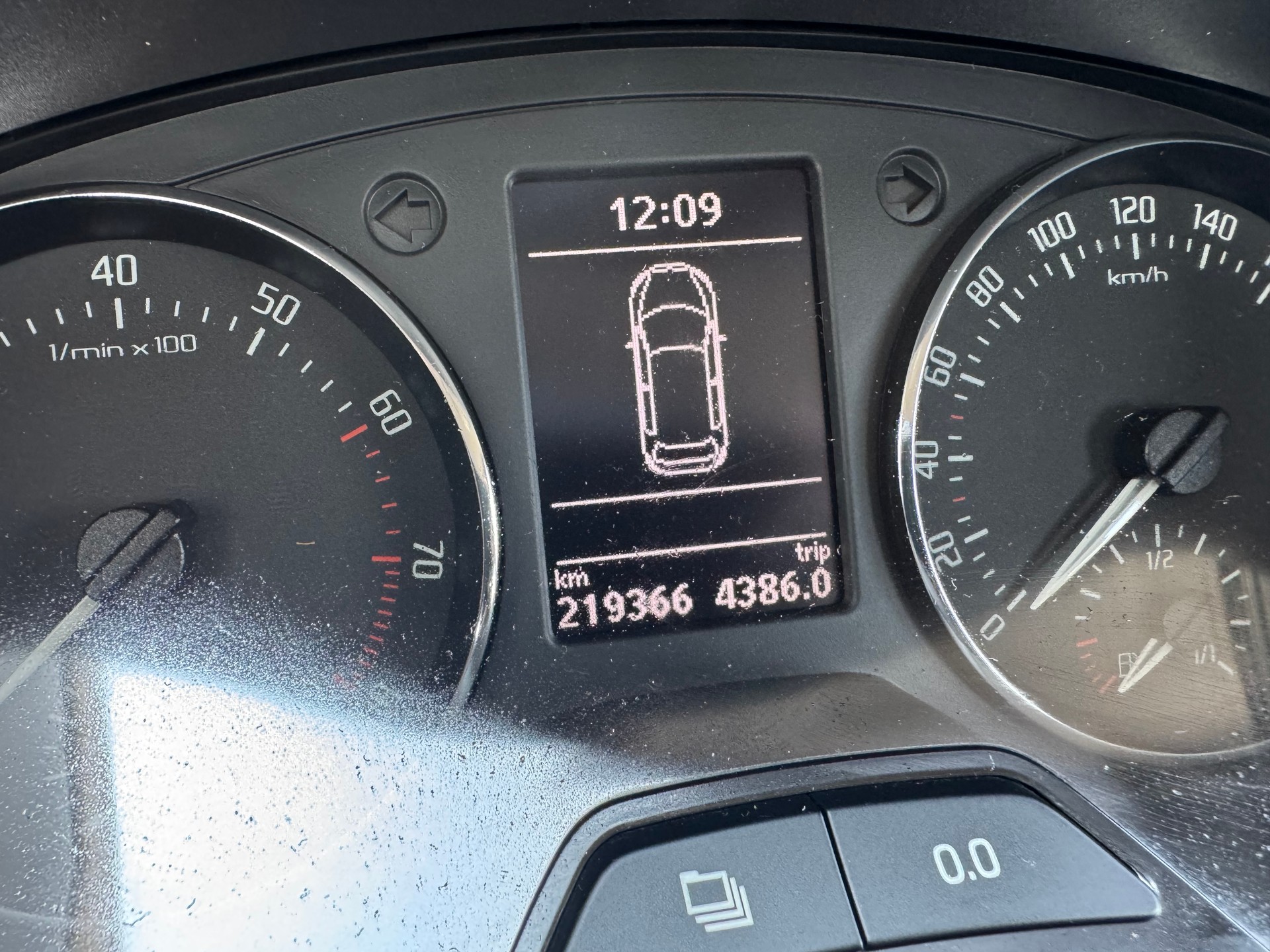 SKODA Fabia 1.2 TSI Ambition Plus-image-11