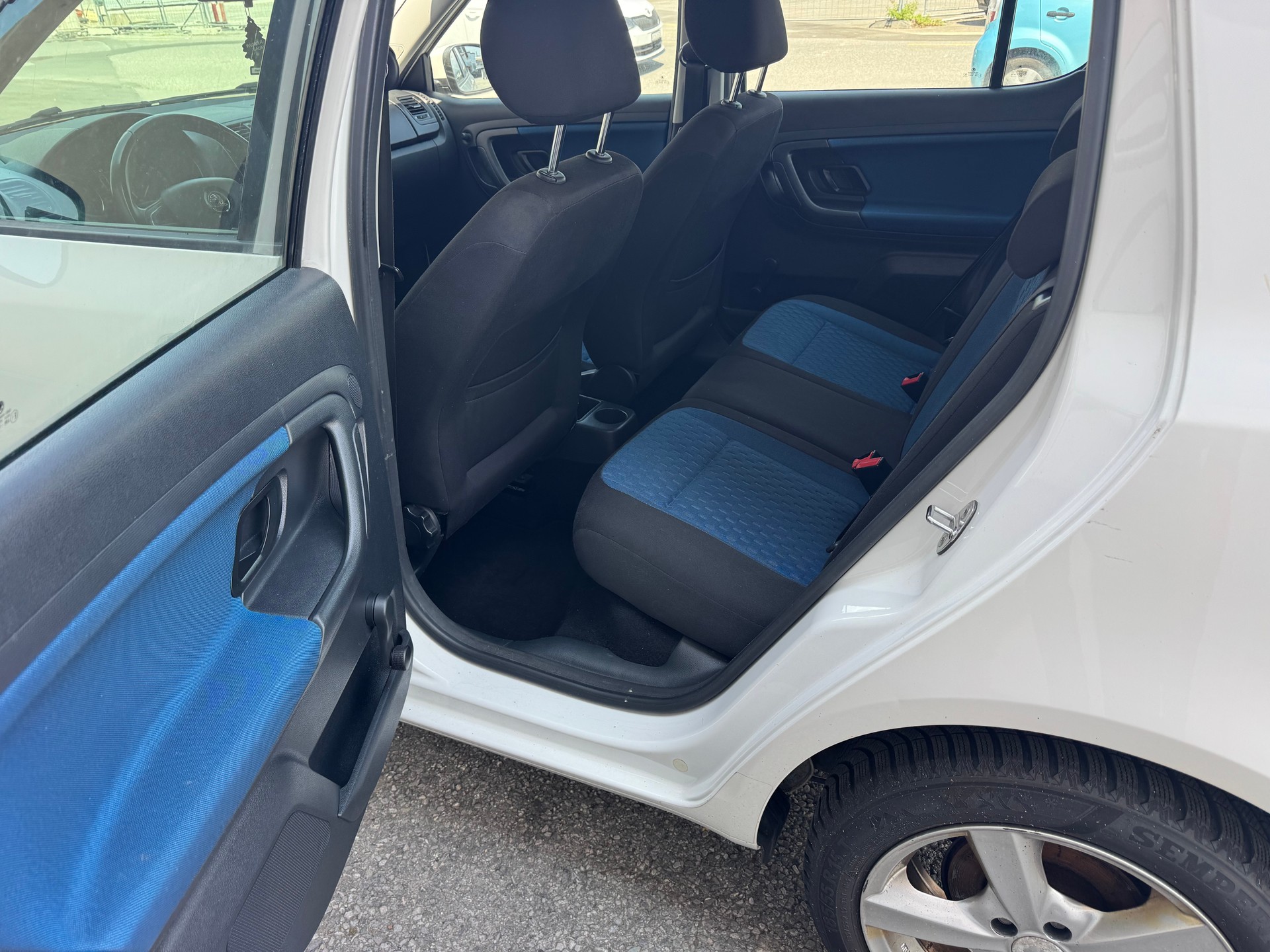 SKODA Fabia 1.2 TSI Ambition Plus-image-7