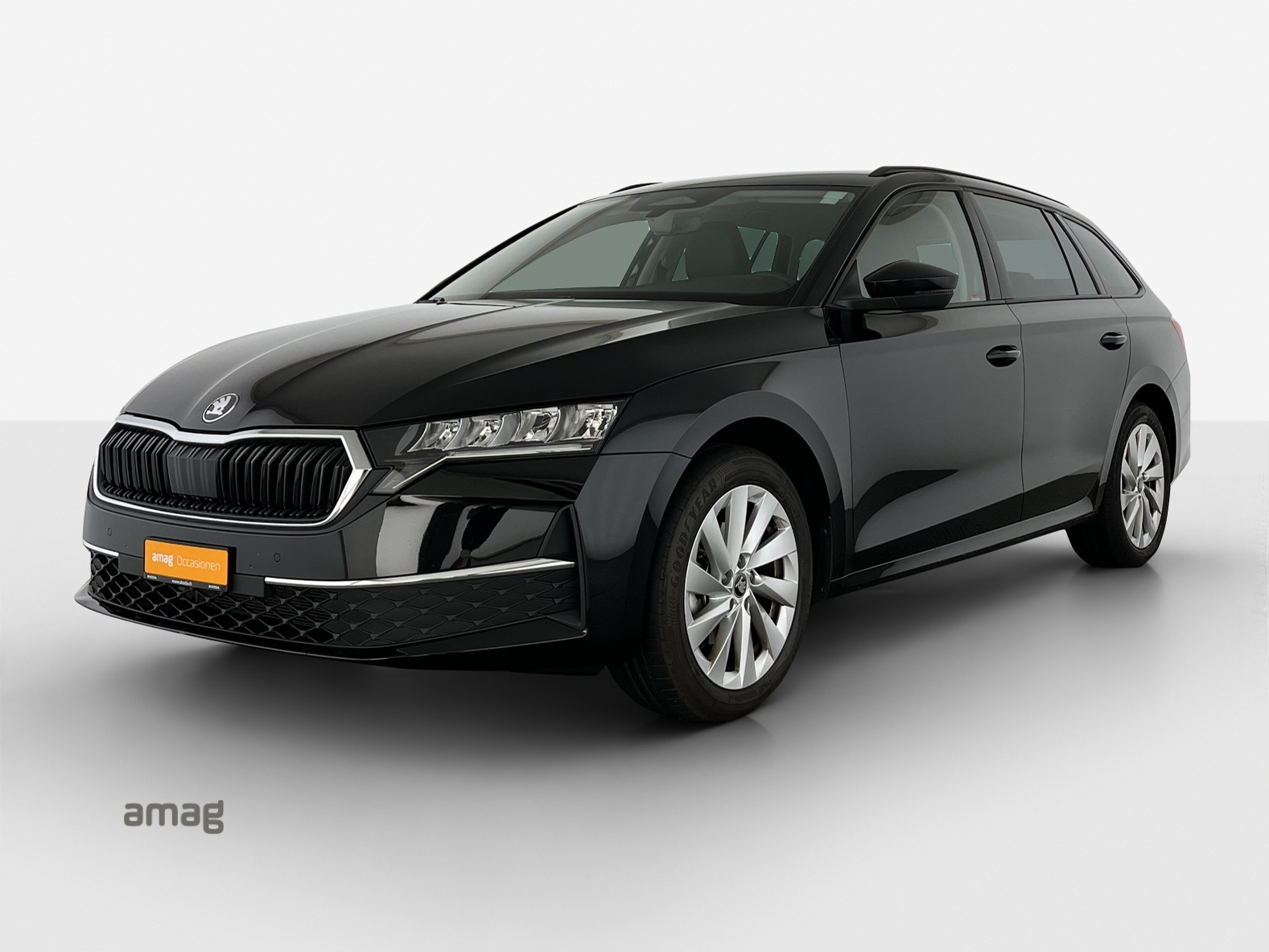 SKODA Octavia Combi 2.0 TDI DSG Selection-image-0