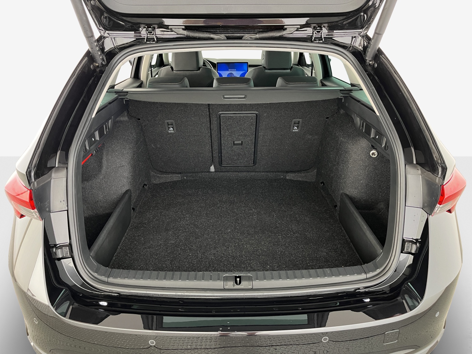 SKODA Octavia Combi 2.0 TDI DSG Selection-image-12