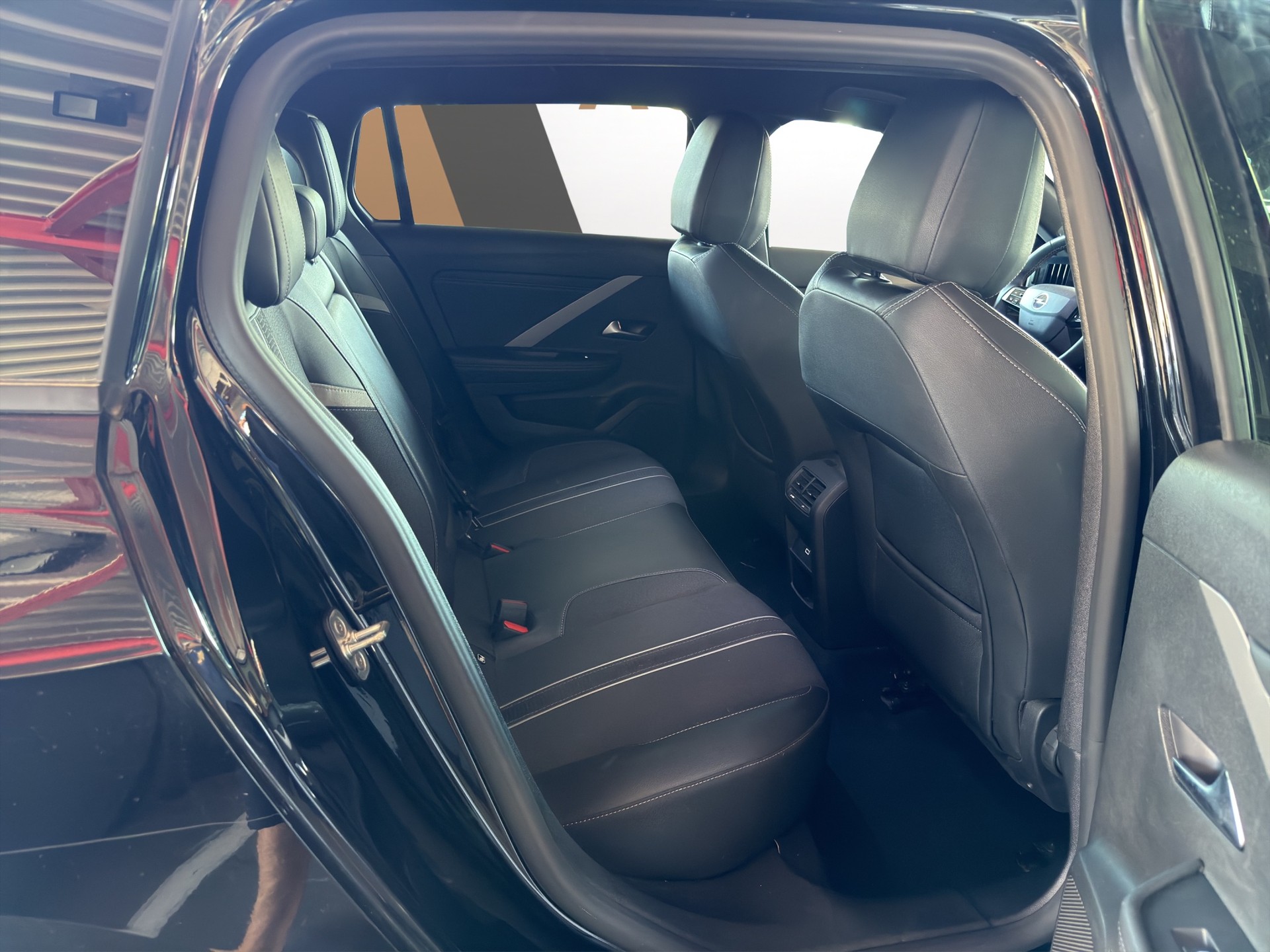 OPEL Astra Sports Tourer 1.2 T 130 GS-image-15