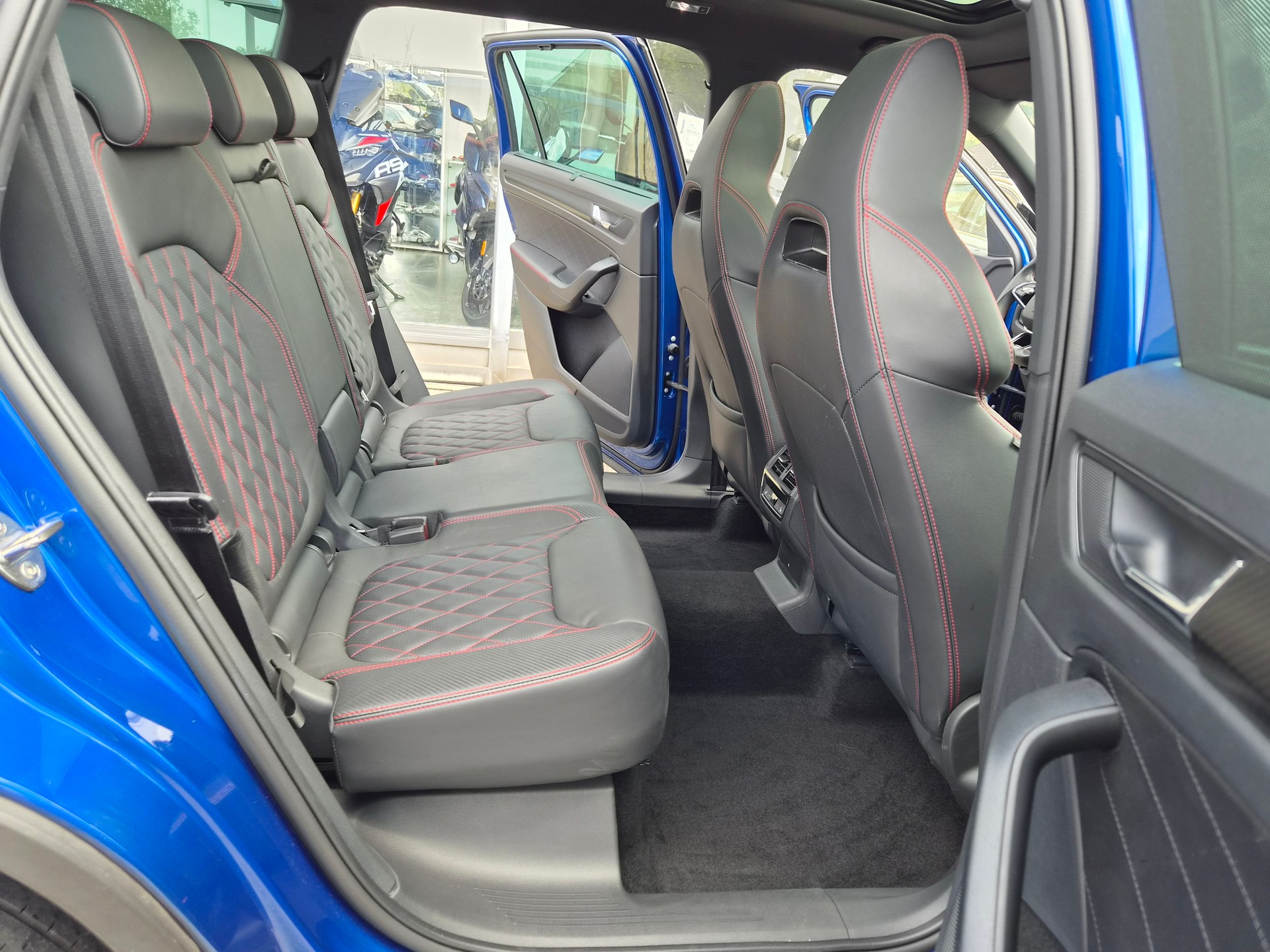 SKODA Kodiaq 2.0 TSI 4x4 RS-image-11