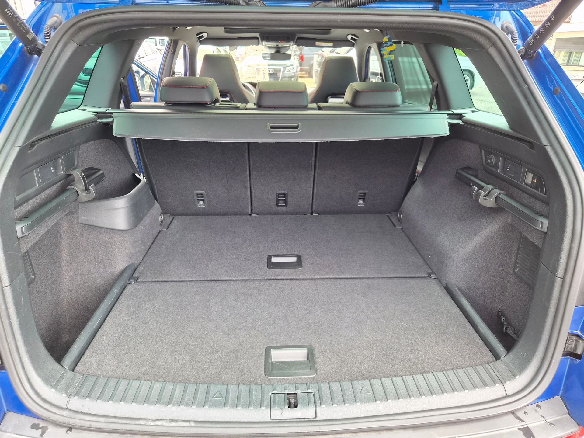 SKODA Kodiaq 2.0 TSI 4x4 RS-image-12