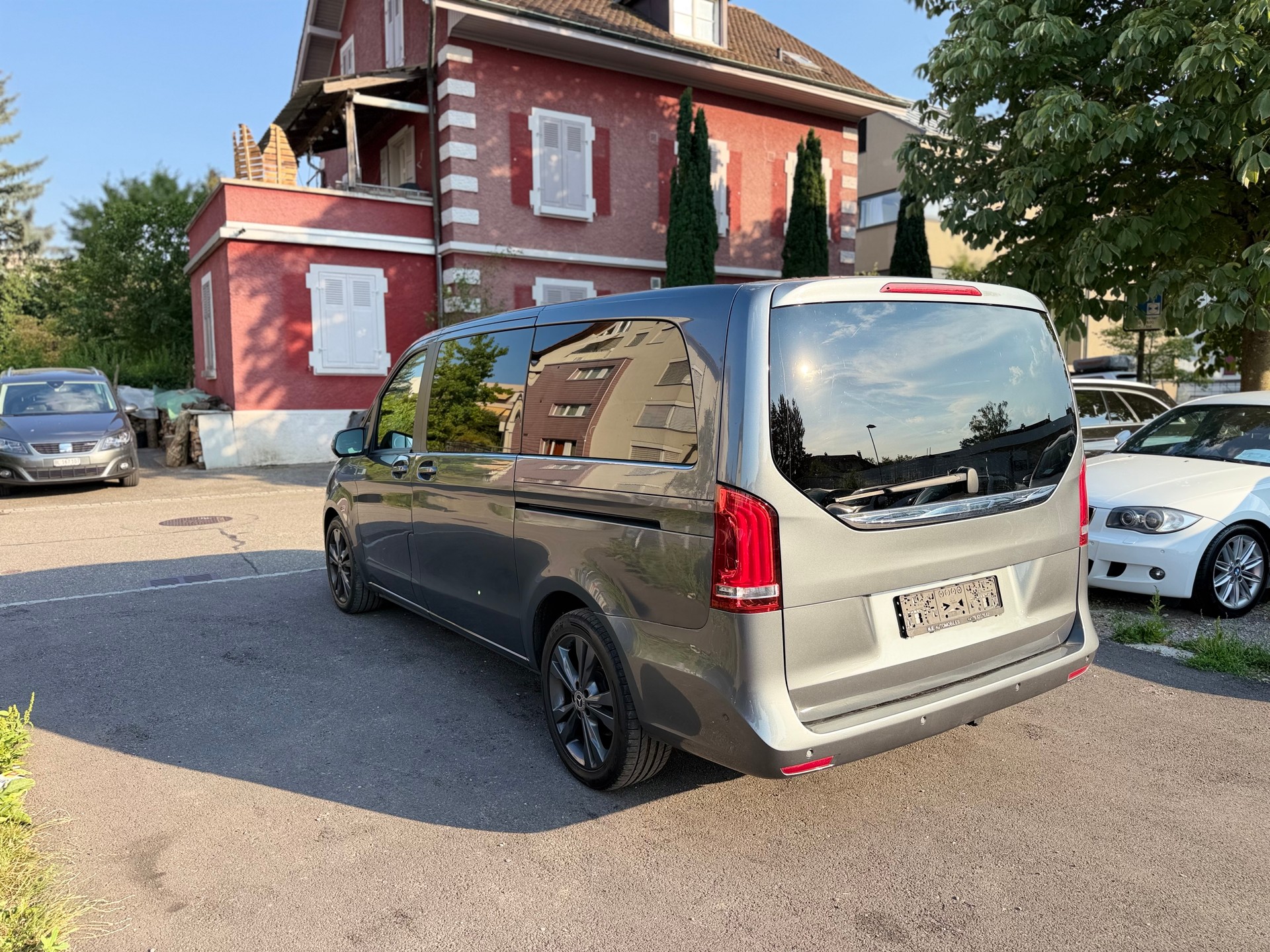 MERCEDES-BENZ V 250 d Blue Tec lang 4Matic 7G-Tronic-image-2