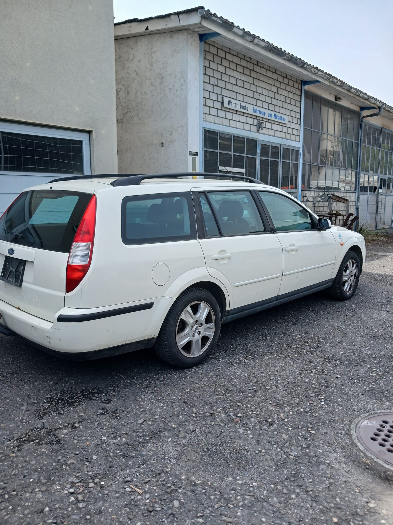 FORD Mondeo 2.0i 16V Carving-image-4