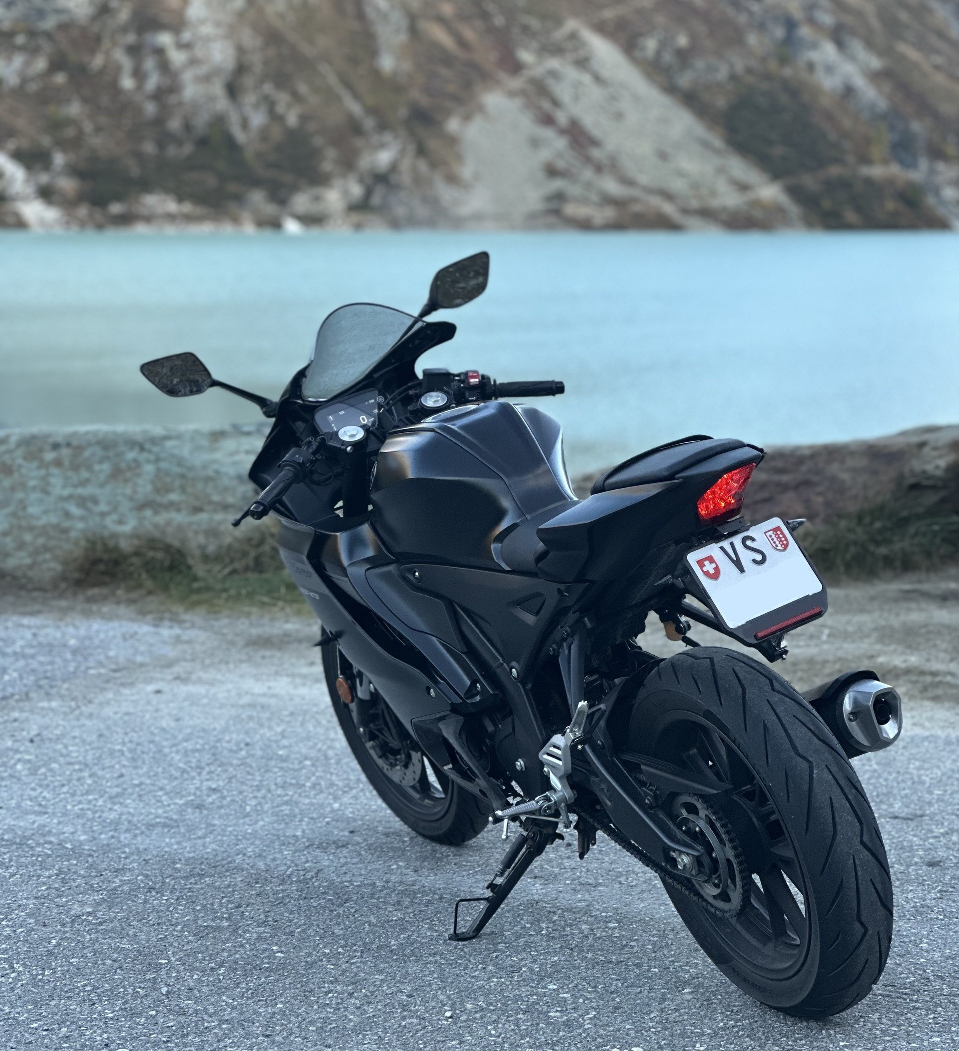 YAMAHA YZF-R 125 ABS-image-3