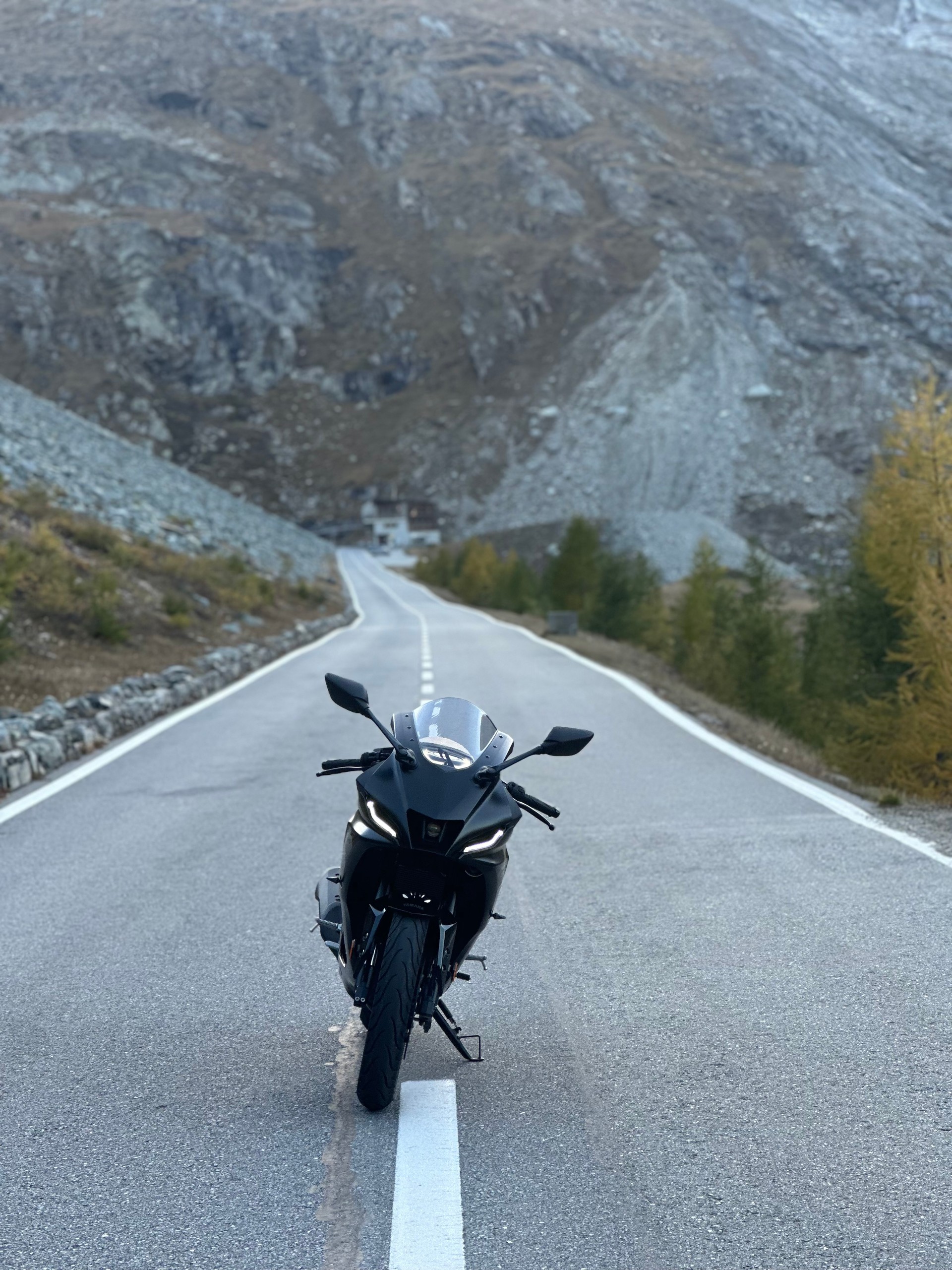 YAMAHA YZF-R 125 ABS-image-1