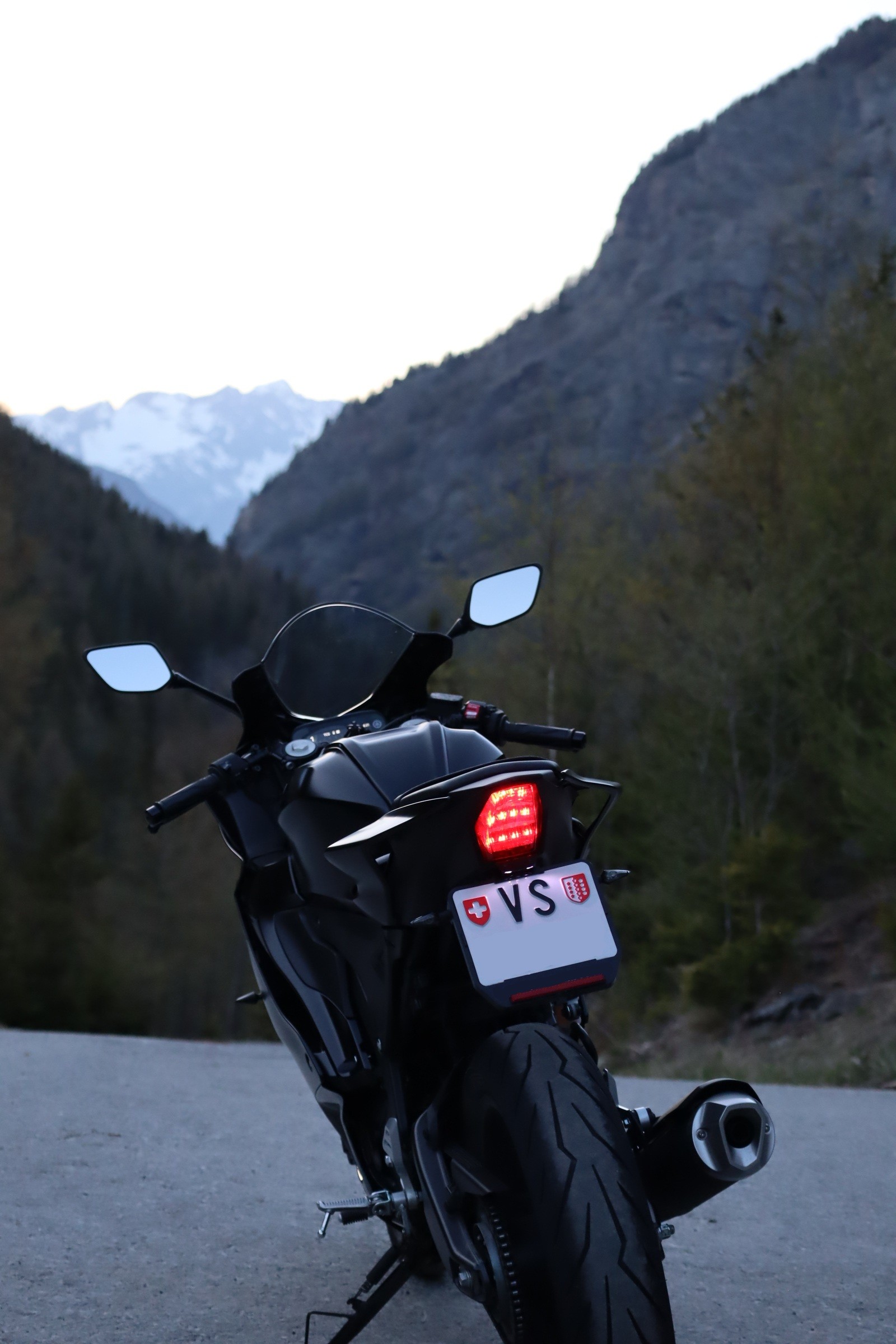 YAMAHA YZF-R 125 ABS-image-4