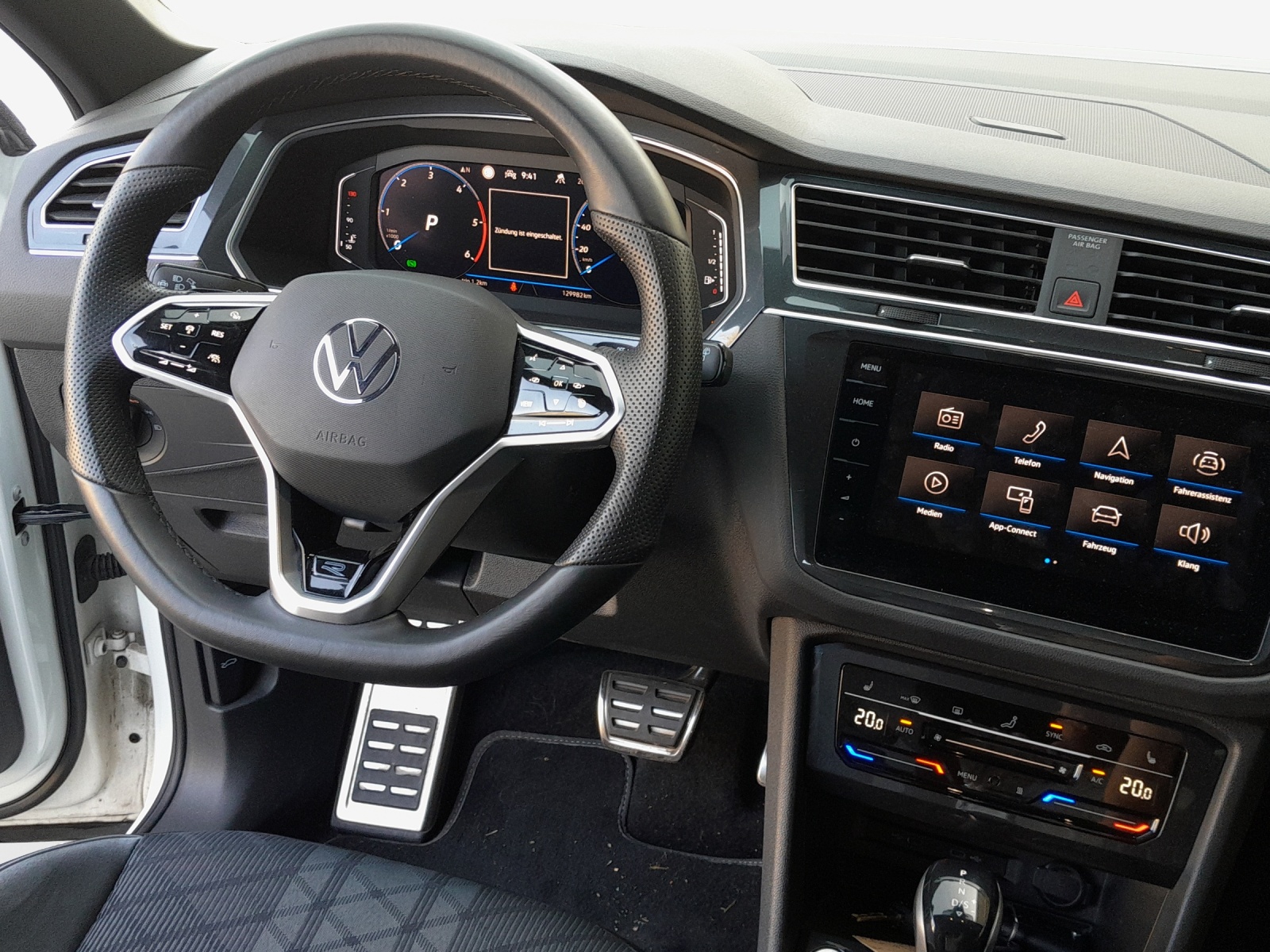 VW Tiguan 2.0 TDI SCR R-Line 4Motion DSG-image-8