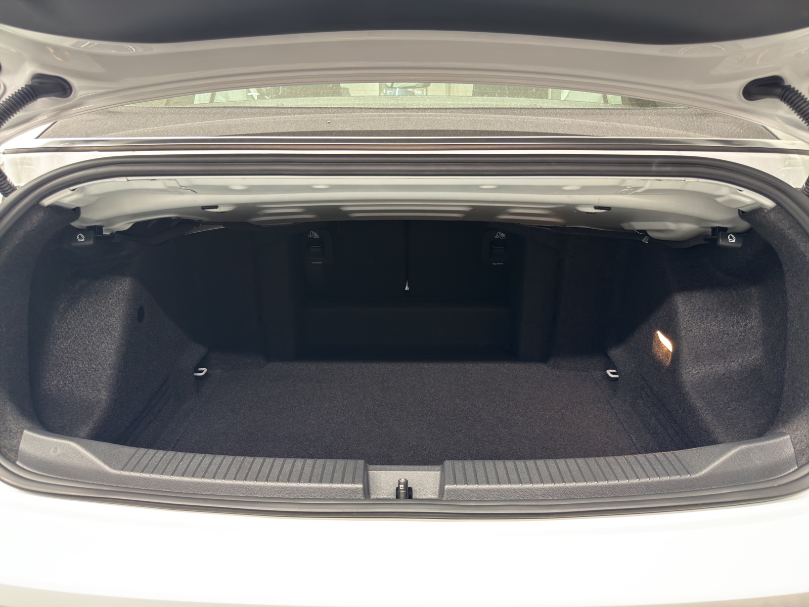 VW T-Roc Cabriolet 1.5 TSI R-Line DSG-image-10