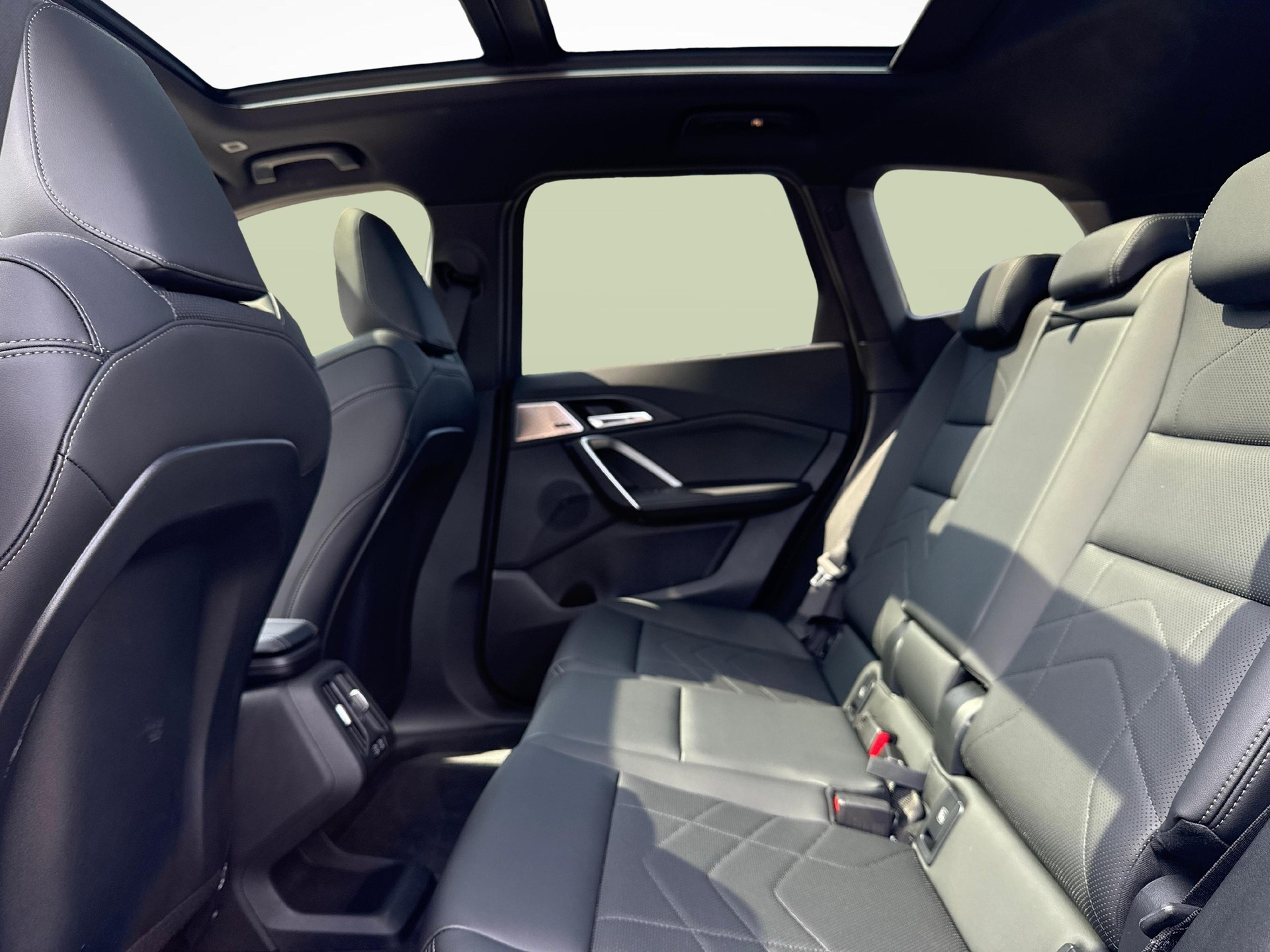 BMW X1 30e xDrive paddles-image-20