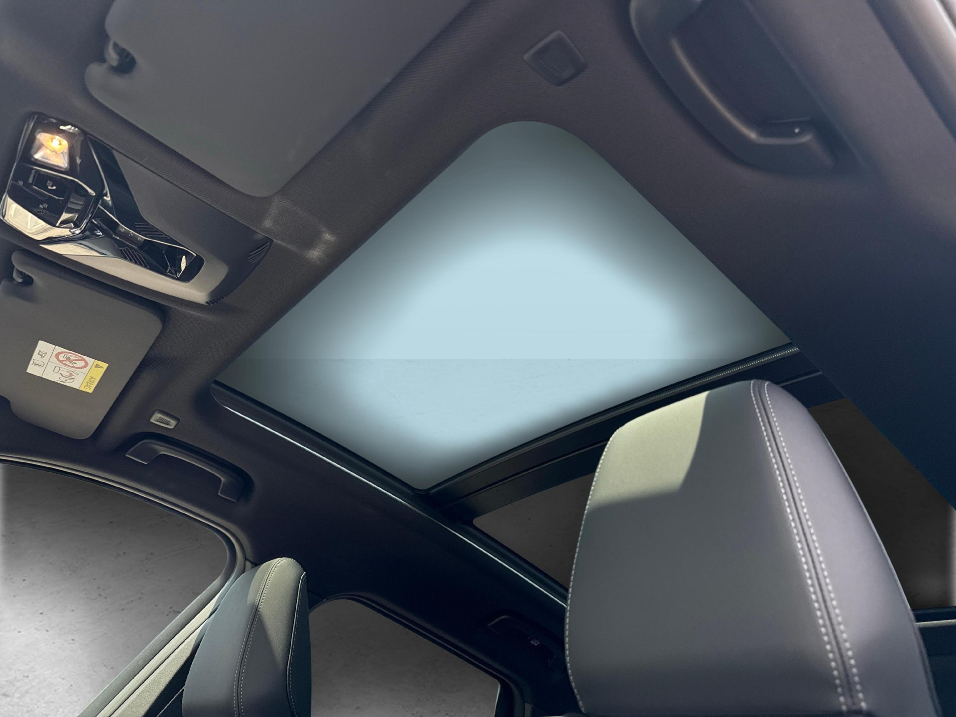 BMW X1 30e xDrive paddles-image-18
