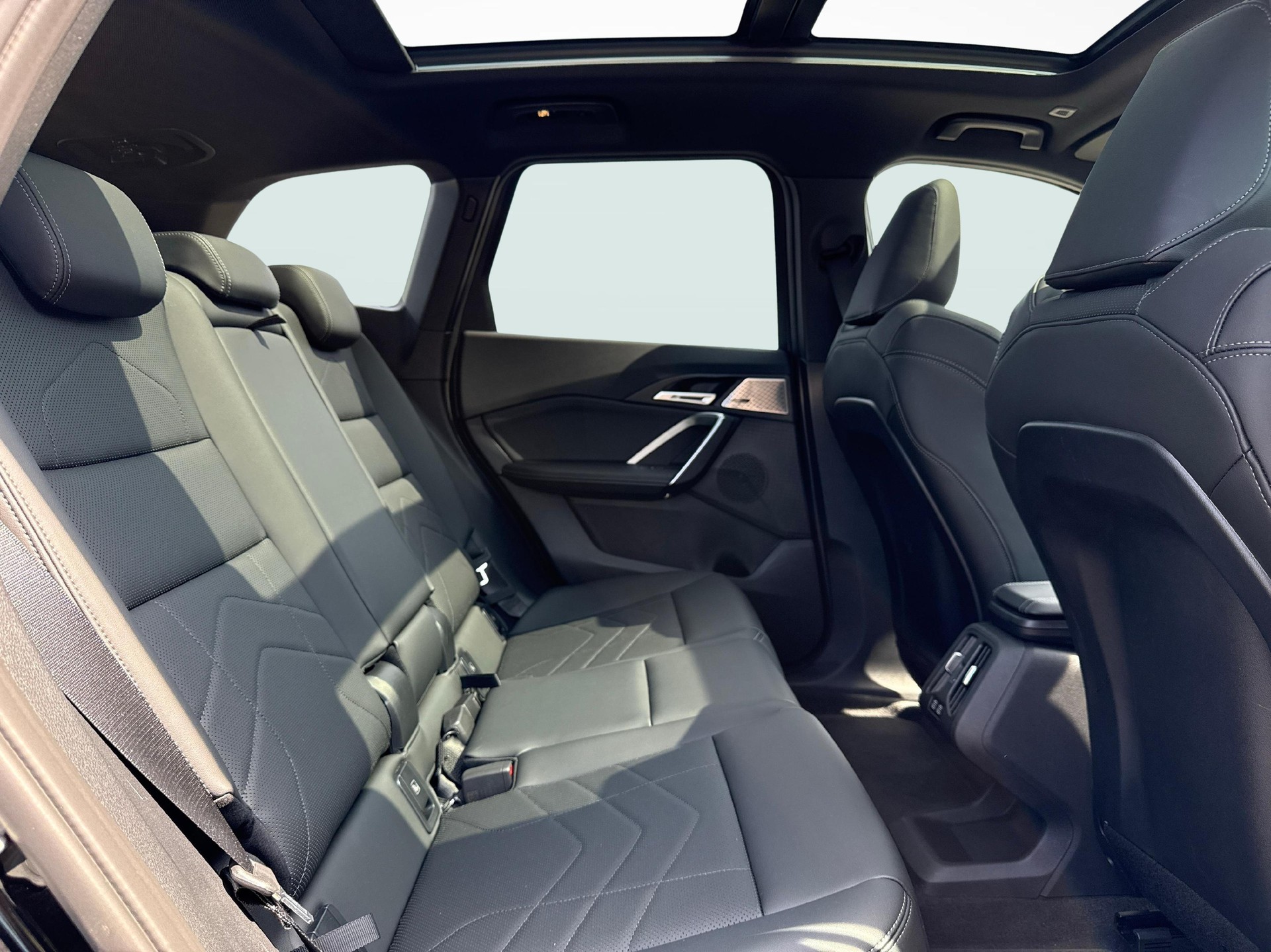 BMW X1 30e xDrive paddles-image-10