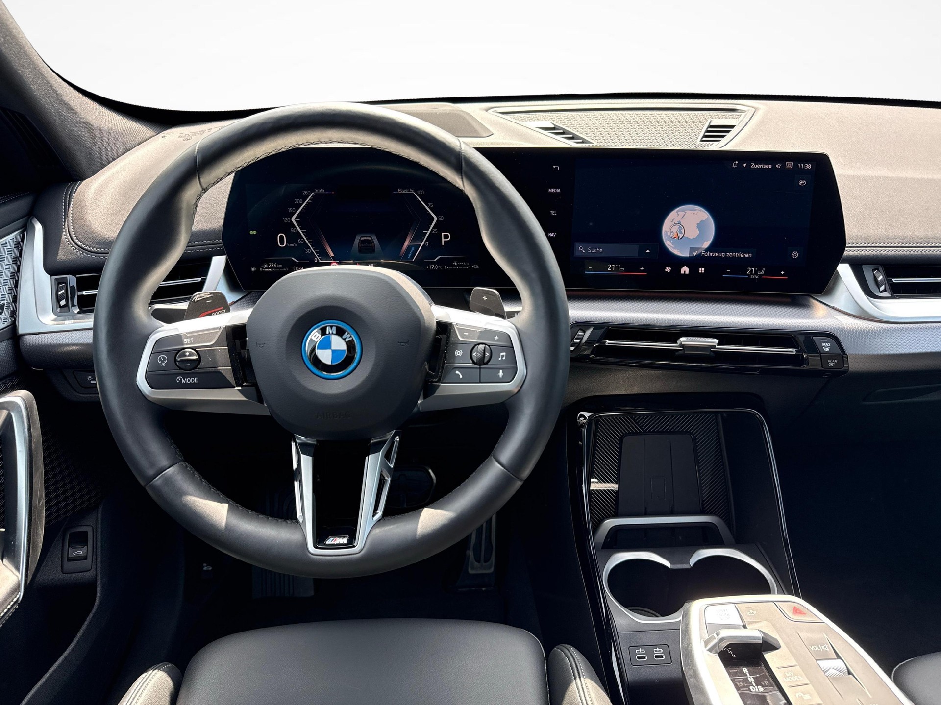 BMW X1 30e xDrive paddles-image-13