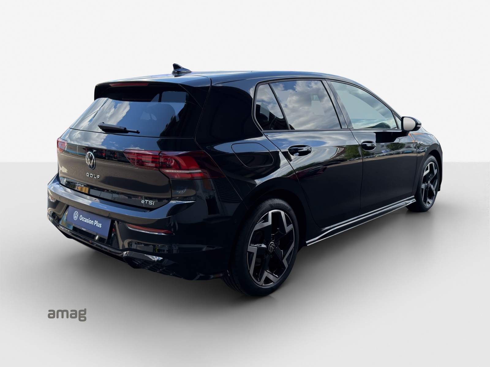 VW Golf 1.5 e TSI mHEV R-Line DSG-image-4