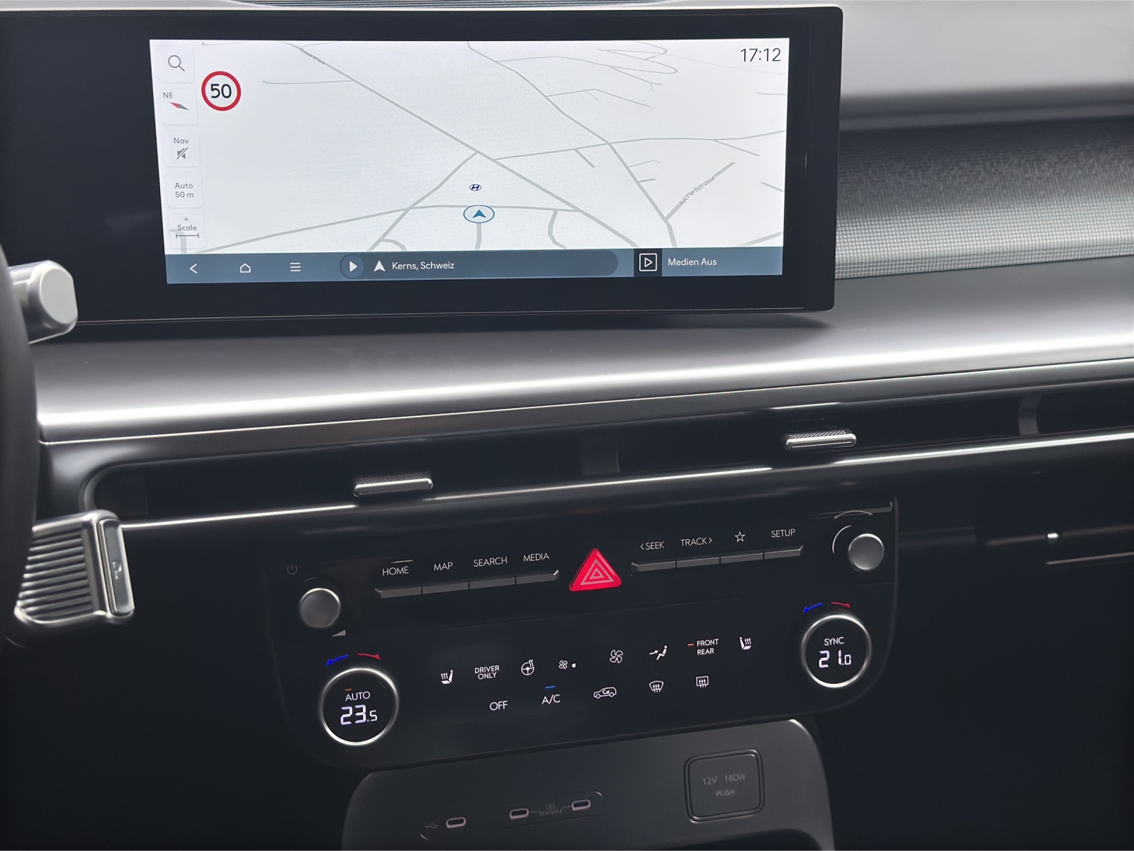 HYUNDAI Ioniq 9 110kWh Amplia 4WD-image-15