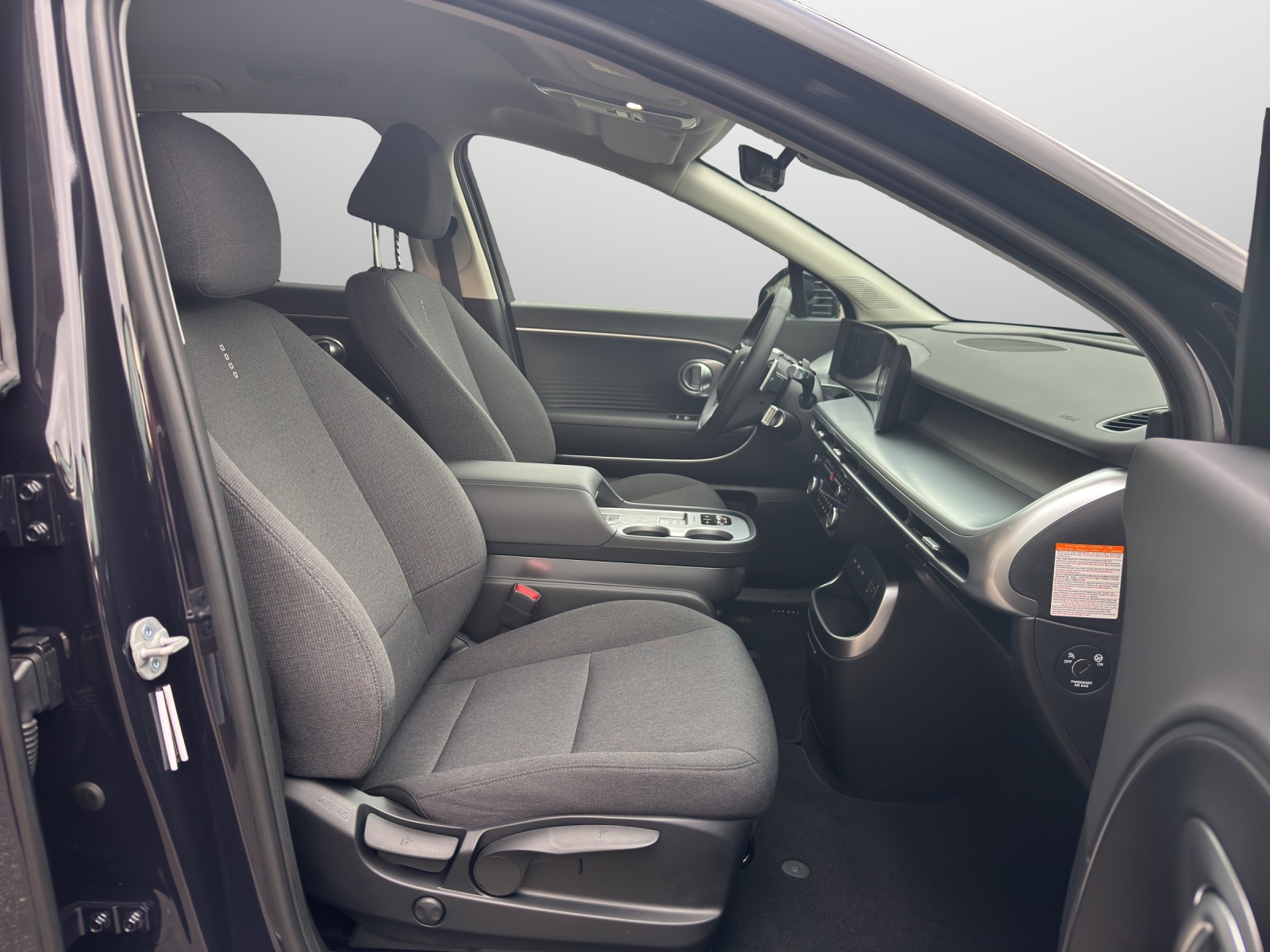 HYUNDAI Ioniq 9 110kWh Amplia 4WD-image-6