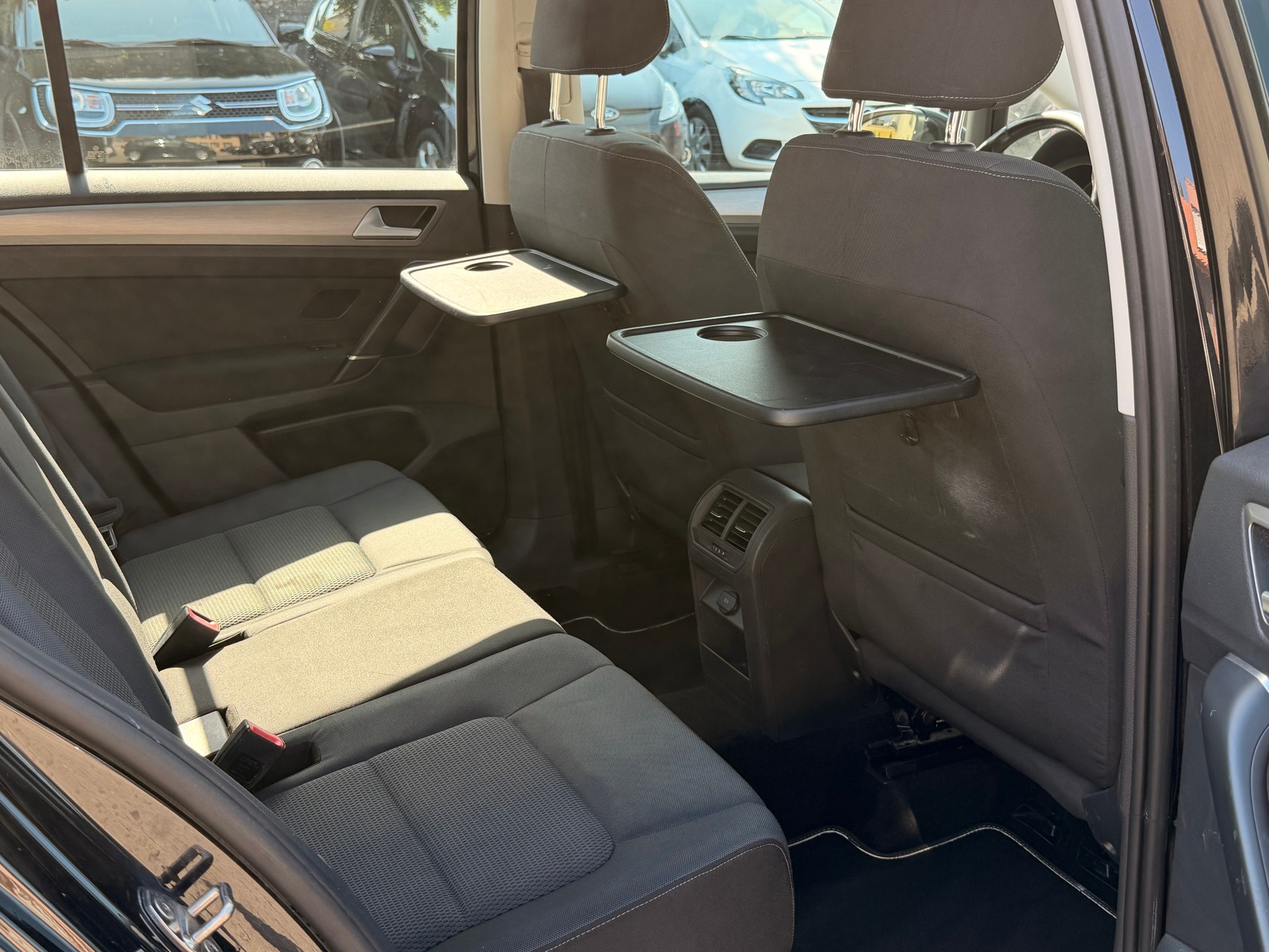 VW Golf Sportsvan 1.6 TDI BlueMotion Comfortline-image-12