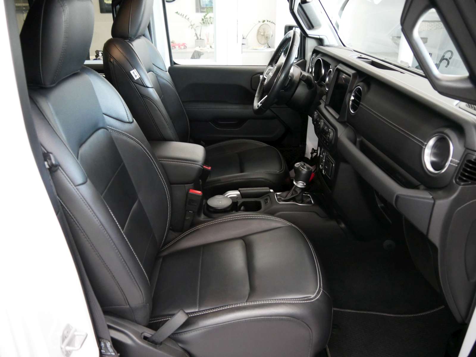 JEEP Wrangler 2.0 Unlimited 80TH Anniversary Automatic-image-13