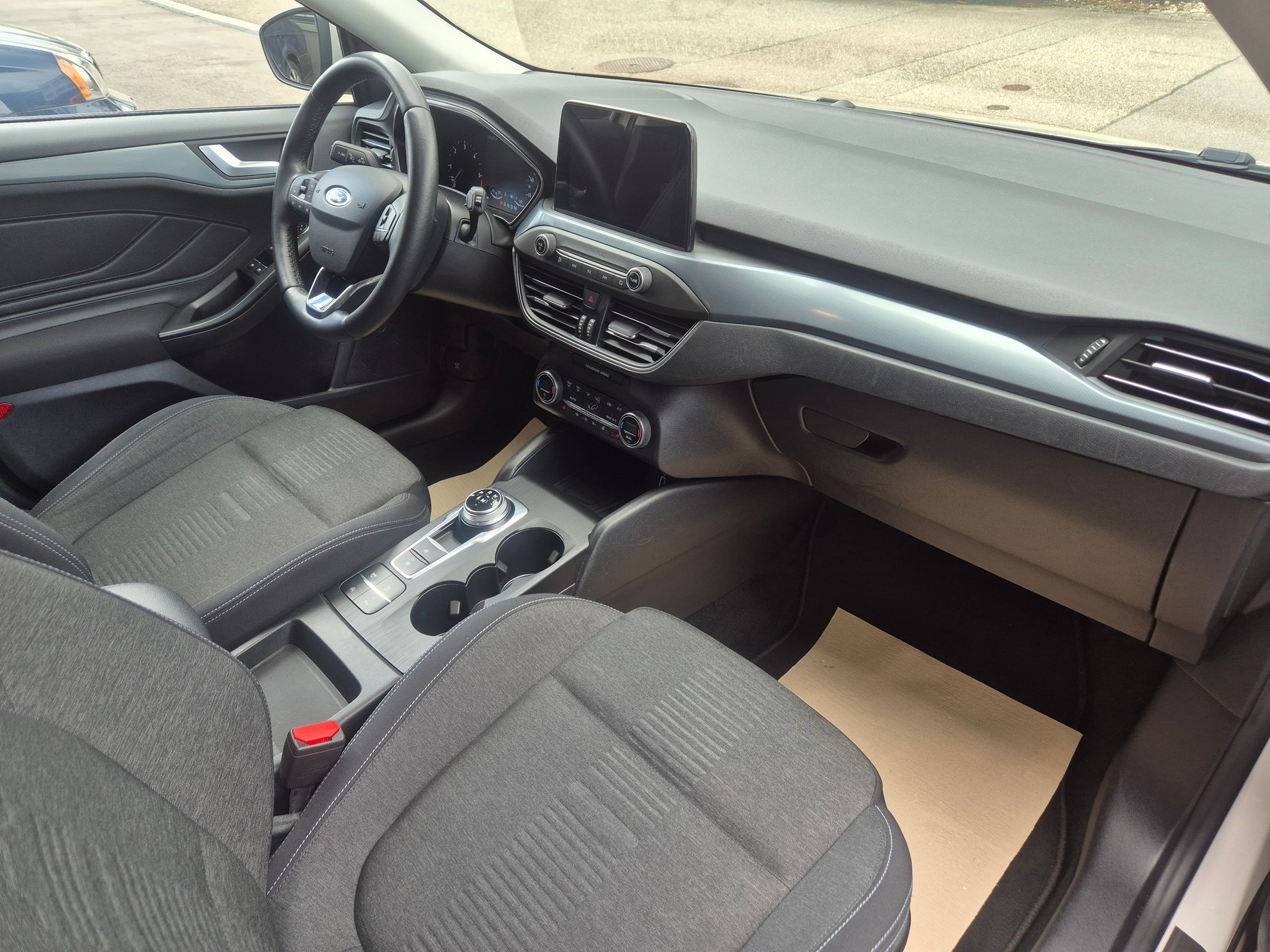 FORD Focus 1.5 TDCi Active Automatic-image-10
