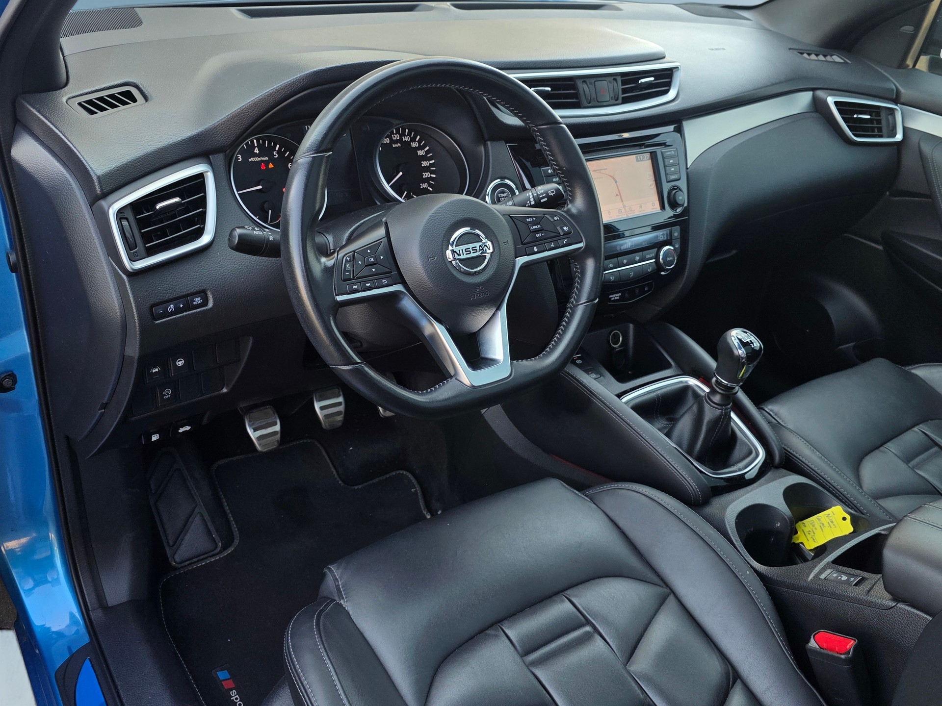 NISSAN Qashqai 1.3 DIG-T MHEV Visia * Vollausstattung * Anhängerkupplung * Panoramadach *-image-9