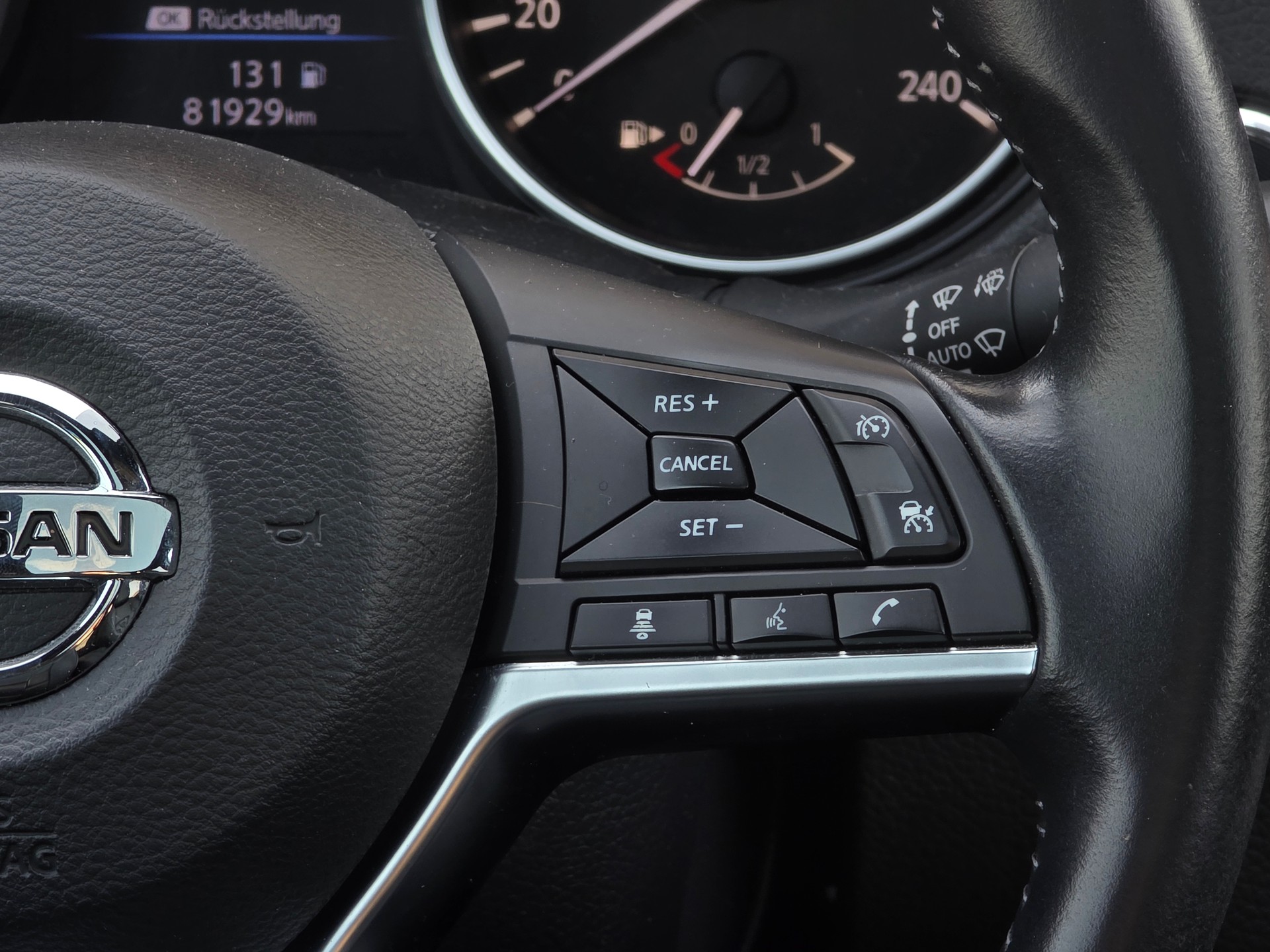 NISSAN Qashqai 1.3 DIG-T MHEV Visia * Vollausstattung * Anhängerkupplung * Panoramadach *-image-15
