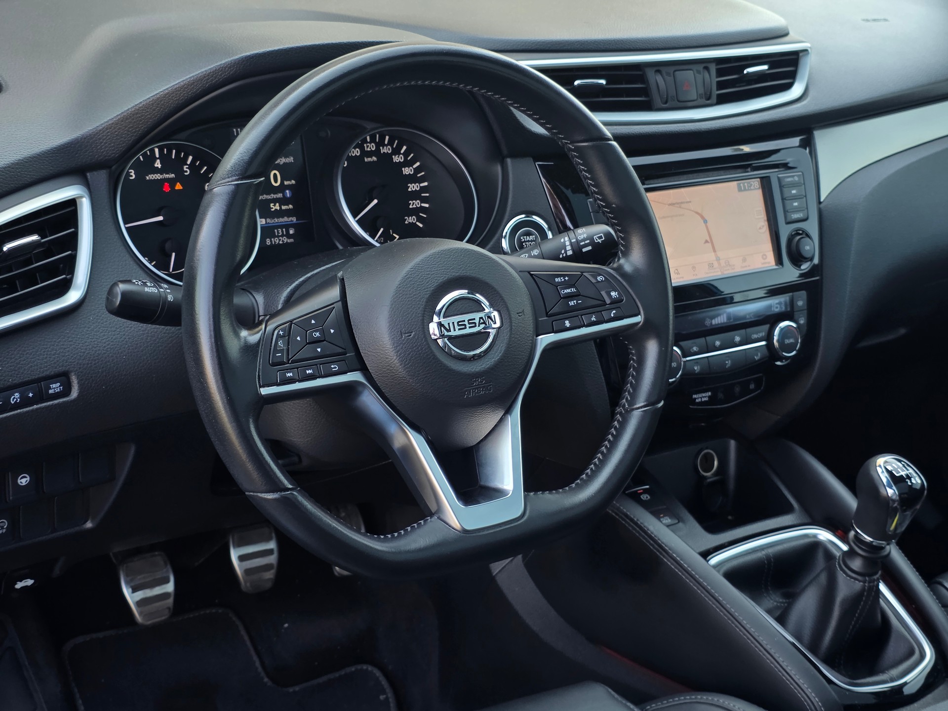 NISSAN Qashqai 1.3 DIG-T MHEV Visia * Vollausstattung * Anhängerkupplung * Panoramadach *-image-10