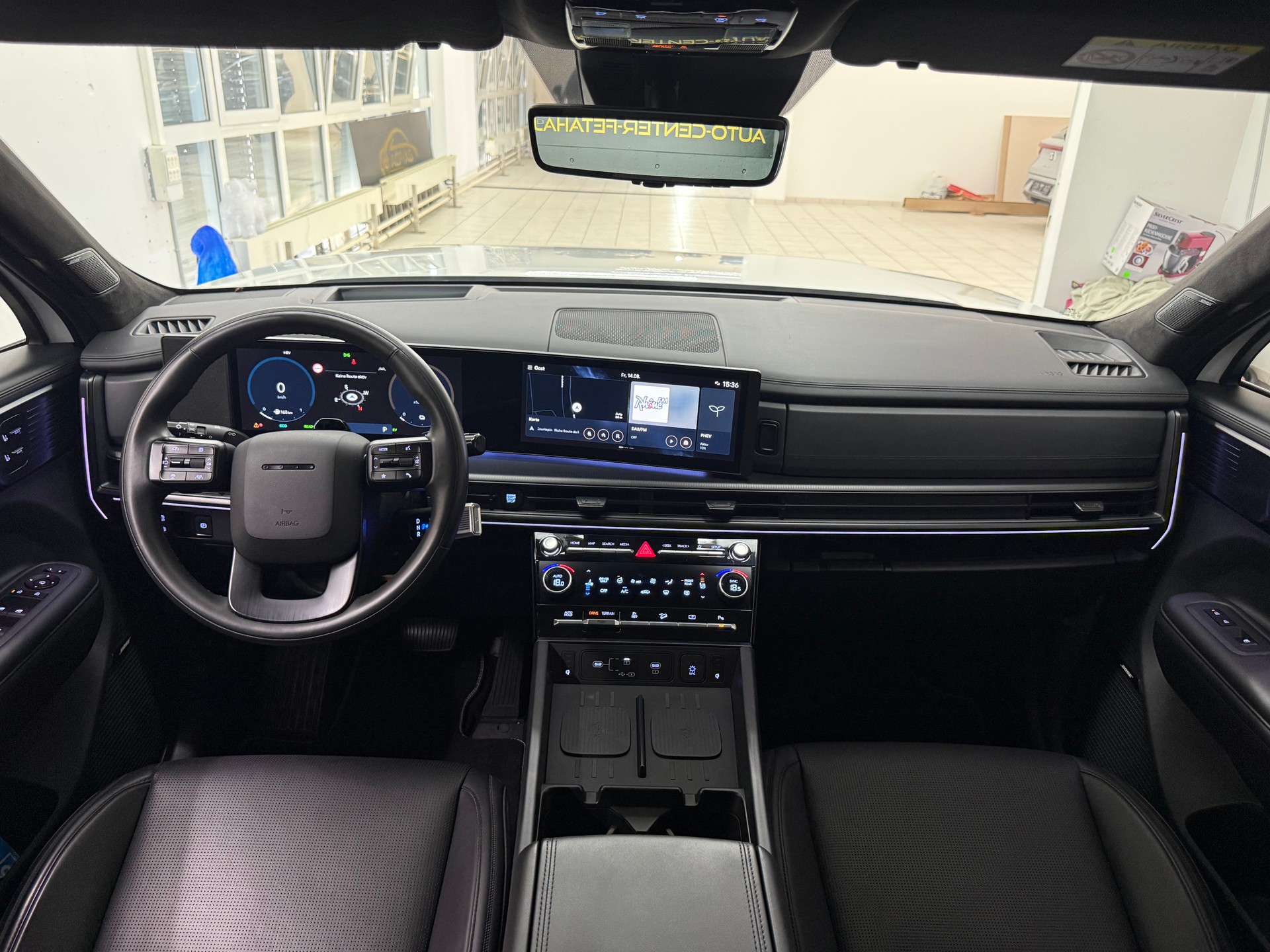 HYUNDAI Santa Fe 1.6 T-GDi PHEV Calligraphy 4WD Automatic-image-10