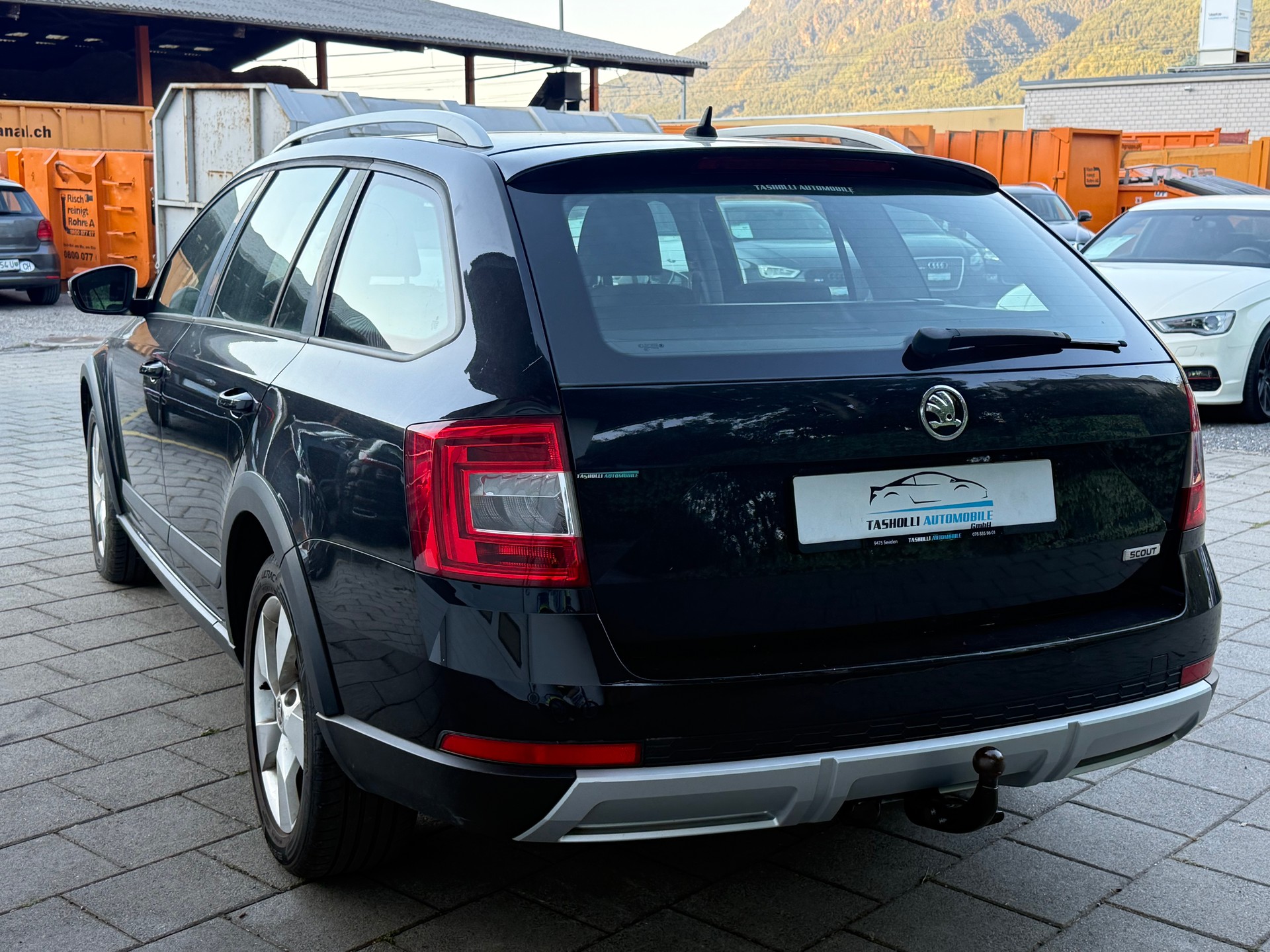 SKODA Octavia Combi 2.0 TDI Scout 4x4-image-3
