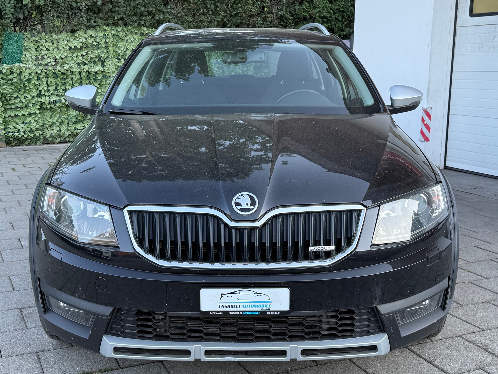 SKODA Octavia Combi 2.0 TDI Scout 4x4-image-1
