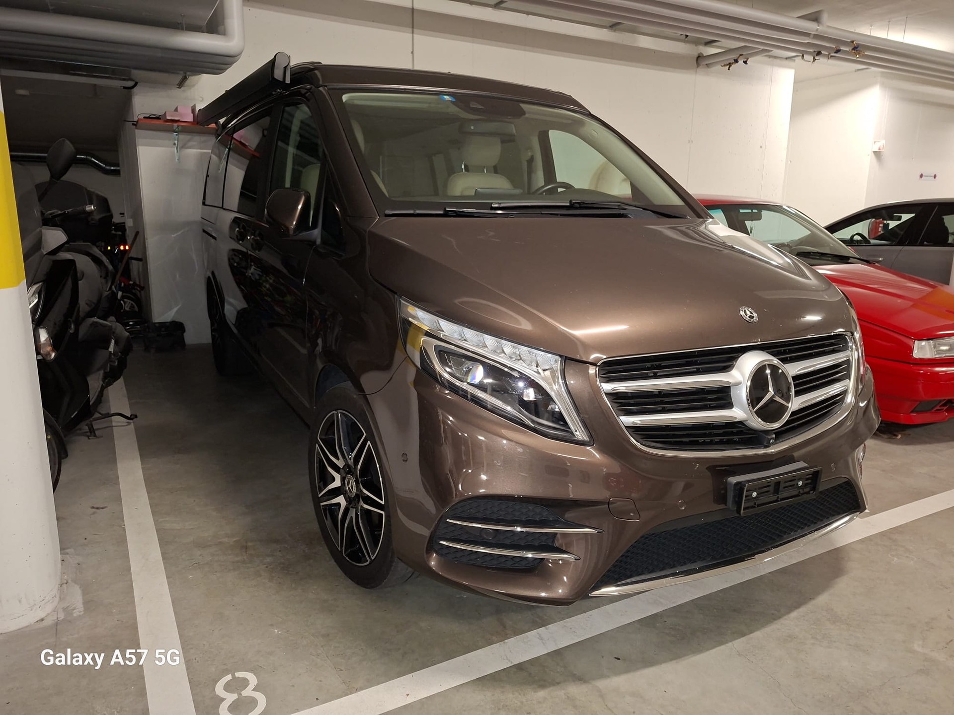 MERCEDES-BENZ 250 d 4matic-image-4