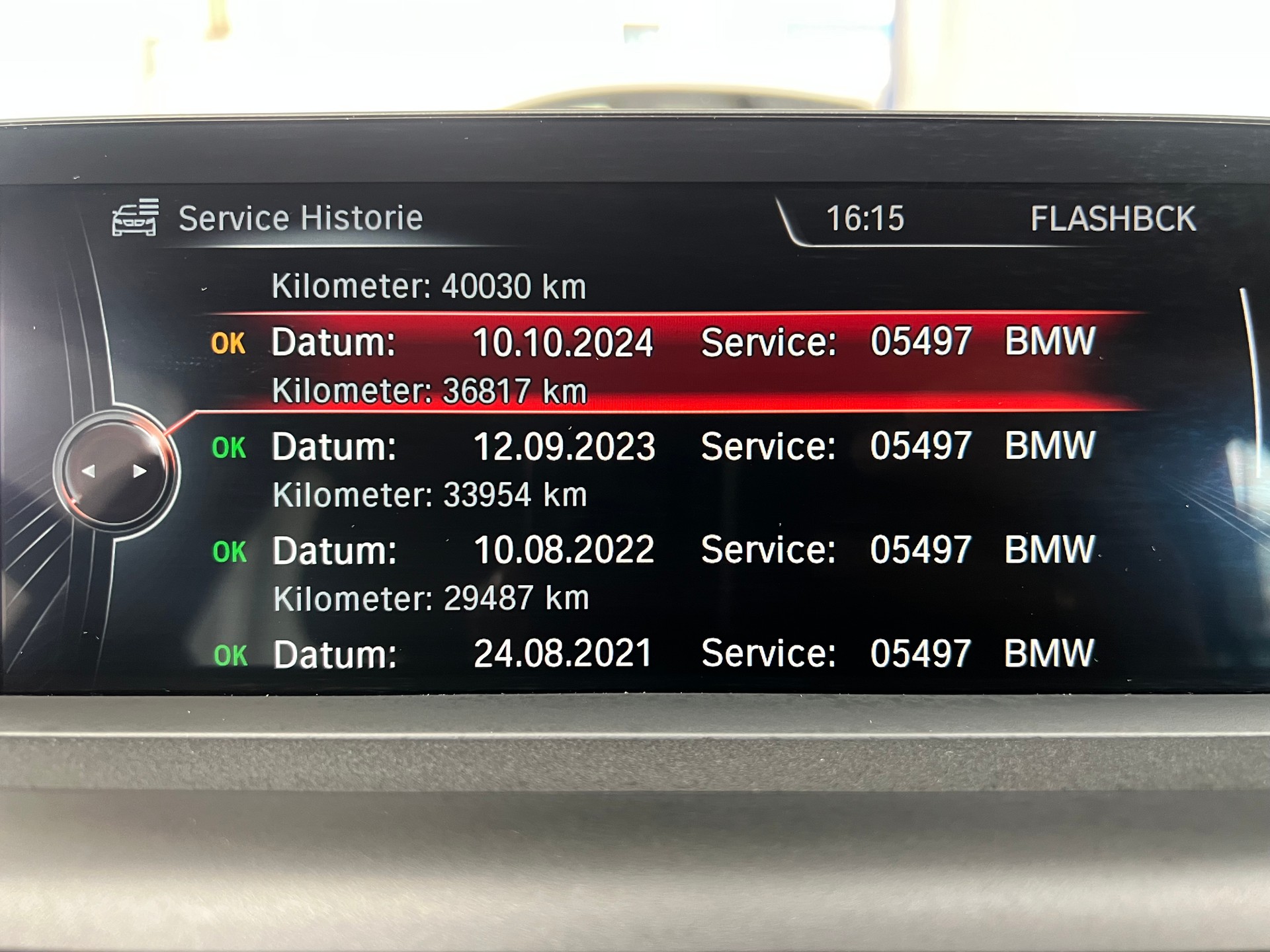 BMW 118i-image-12
