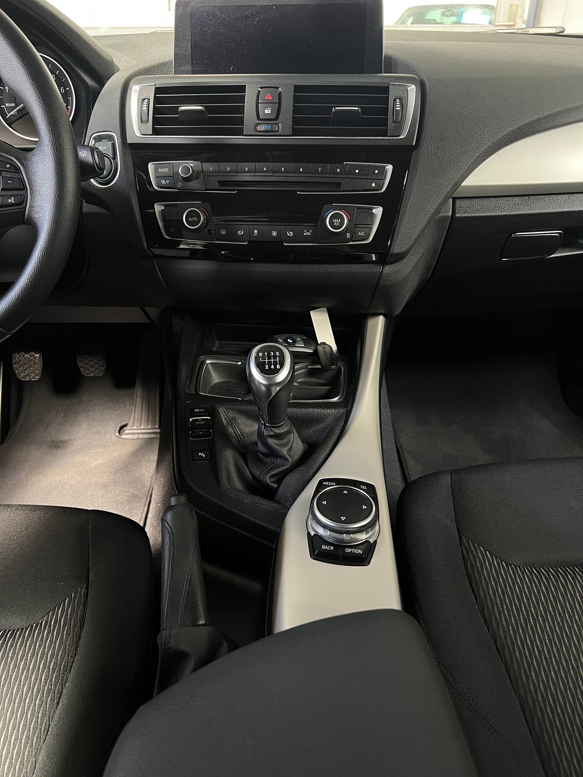 BMW 118i-image-5