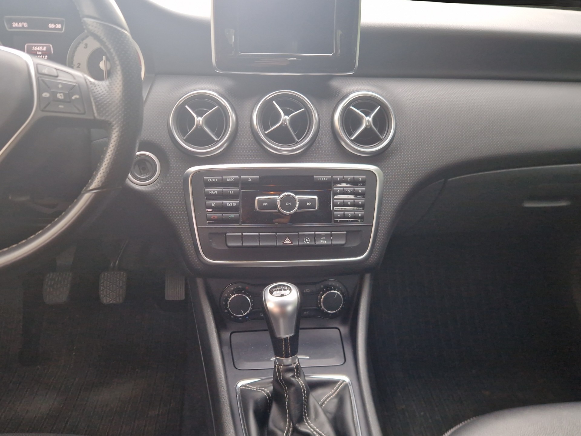 MERCEDES-BENZ A 180 CDI BlueEfficiency Edition-image-10