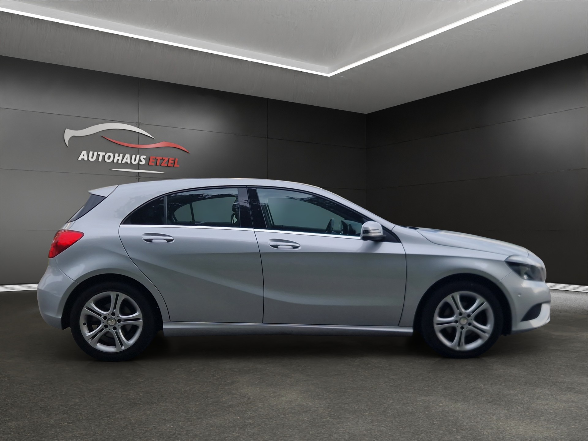 MERCEDES-BENZ A 180 CDI BlueEfficiency Edition-image-3