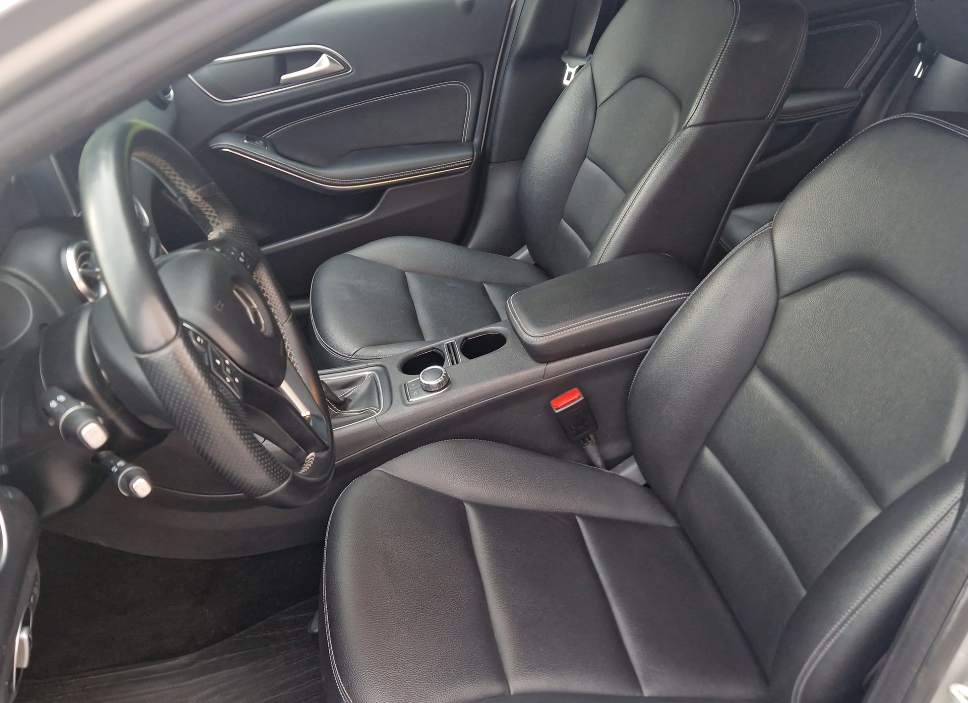 MERCEDES-BENZ A 180 CDI BlueEfficiency Edition-image-8
