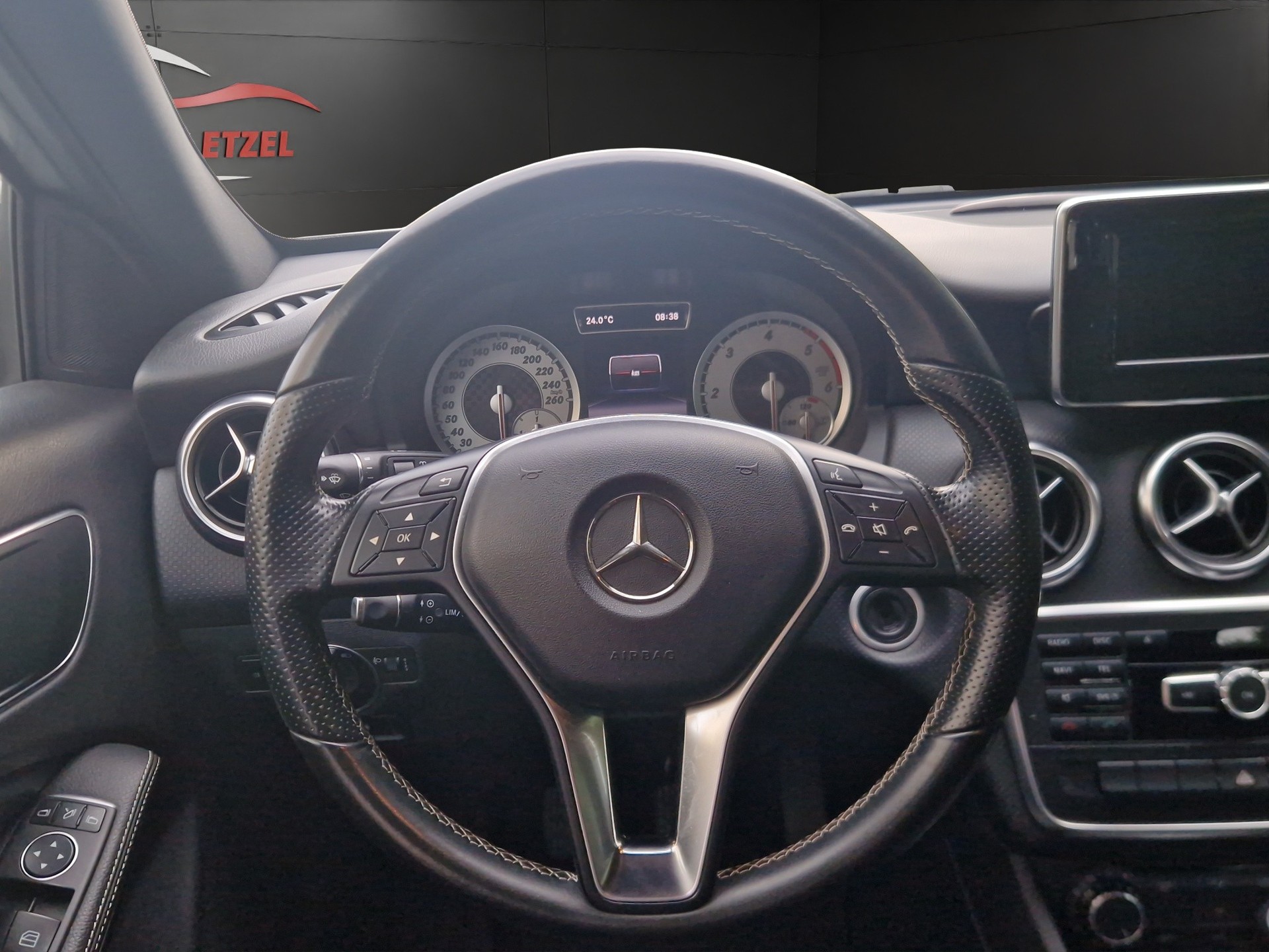 MERCEDES-BENZ A 180 CDI BlueEfficiency Edition-image-9