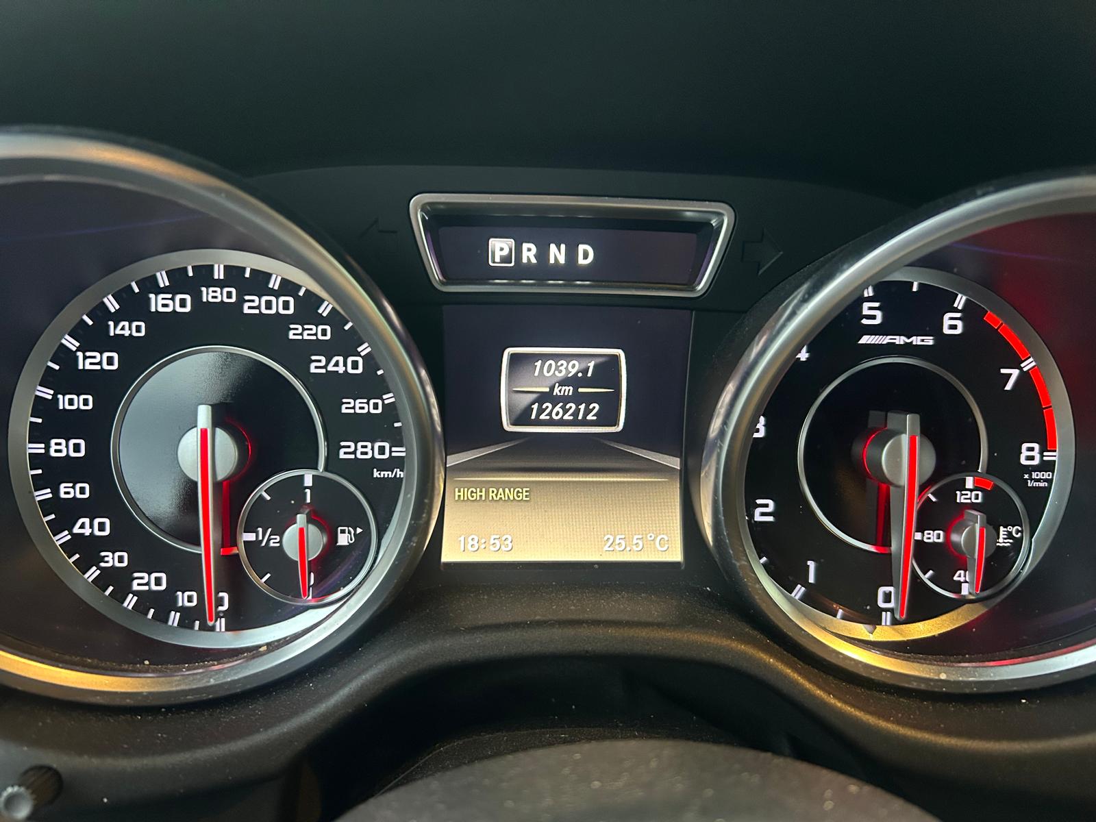 MERCEDES-BENZ G 63 AMG Automatic-image-12