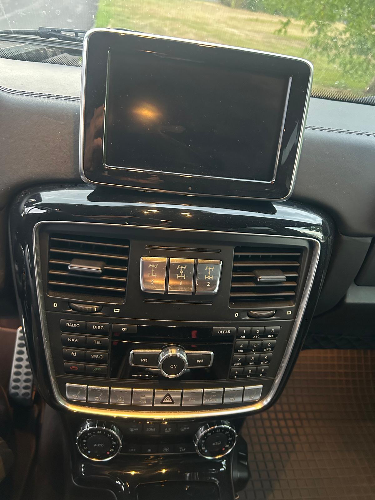 MERCEDES-BENZ G 63 AMG Automatic-image-11