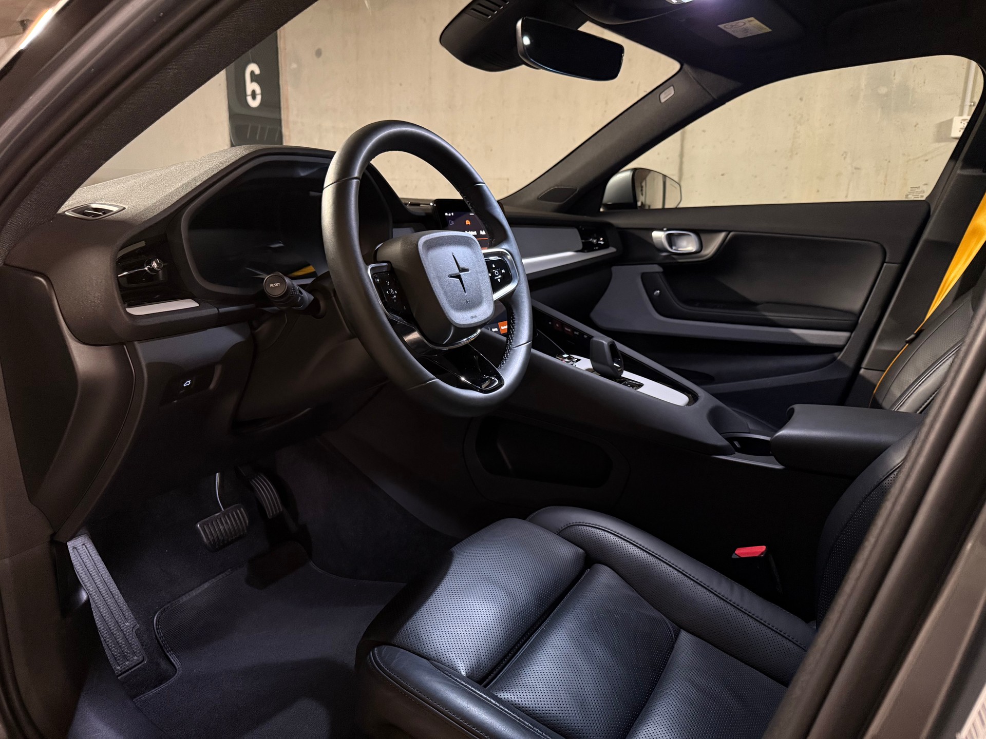 POLESTAR Polestar 2 Long Range Dual Performance 82 kWh MY25-image-9