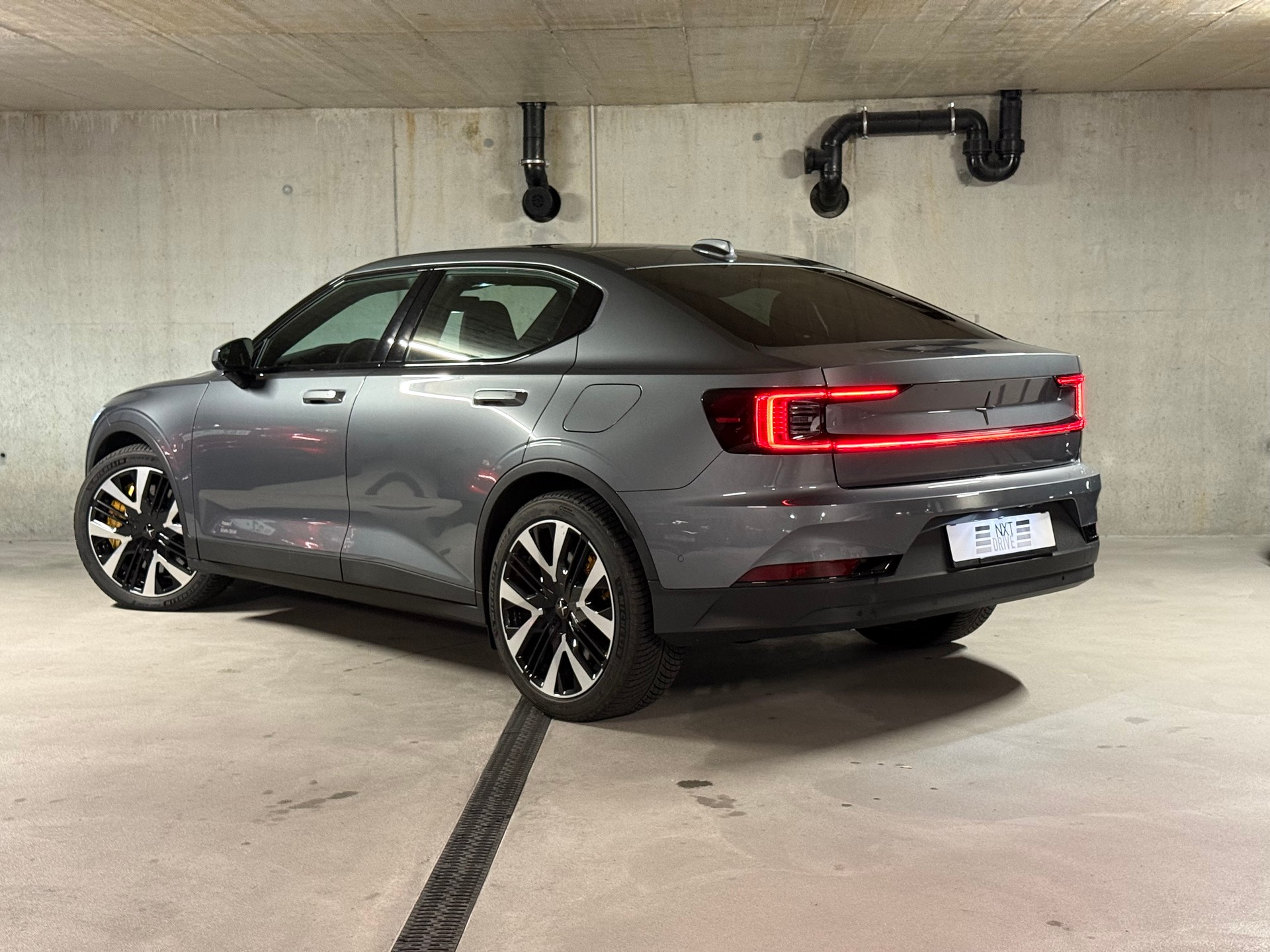 POLESTAR Polestar 2 Long Range Dual Performance 82 kWh MY25-image-4