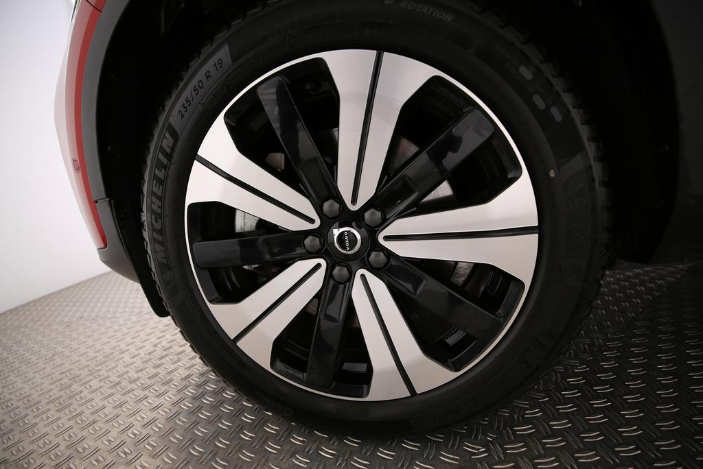 VOLVO XC40 1.5 T4 PiH Ultimate Dark-image-9