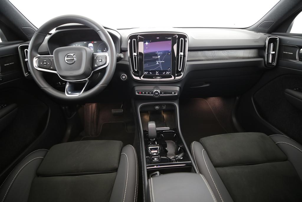 VOLVO XC40 1.5 T4 PiH Ultimate Dark-image-7