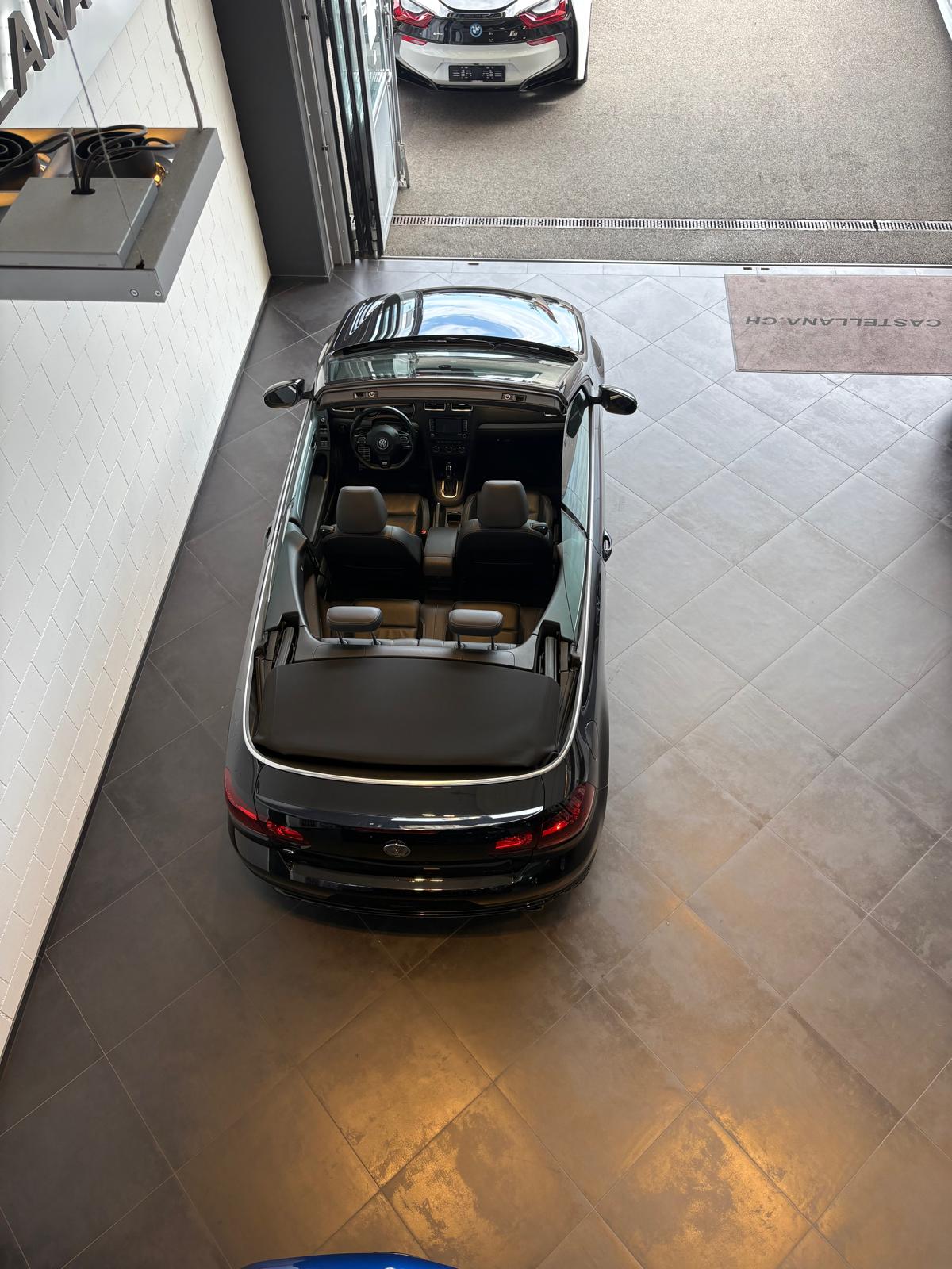 VW Golf VI Cabriolet 2.0 TSI R DSG-image-15