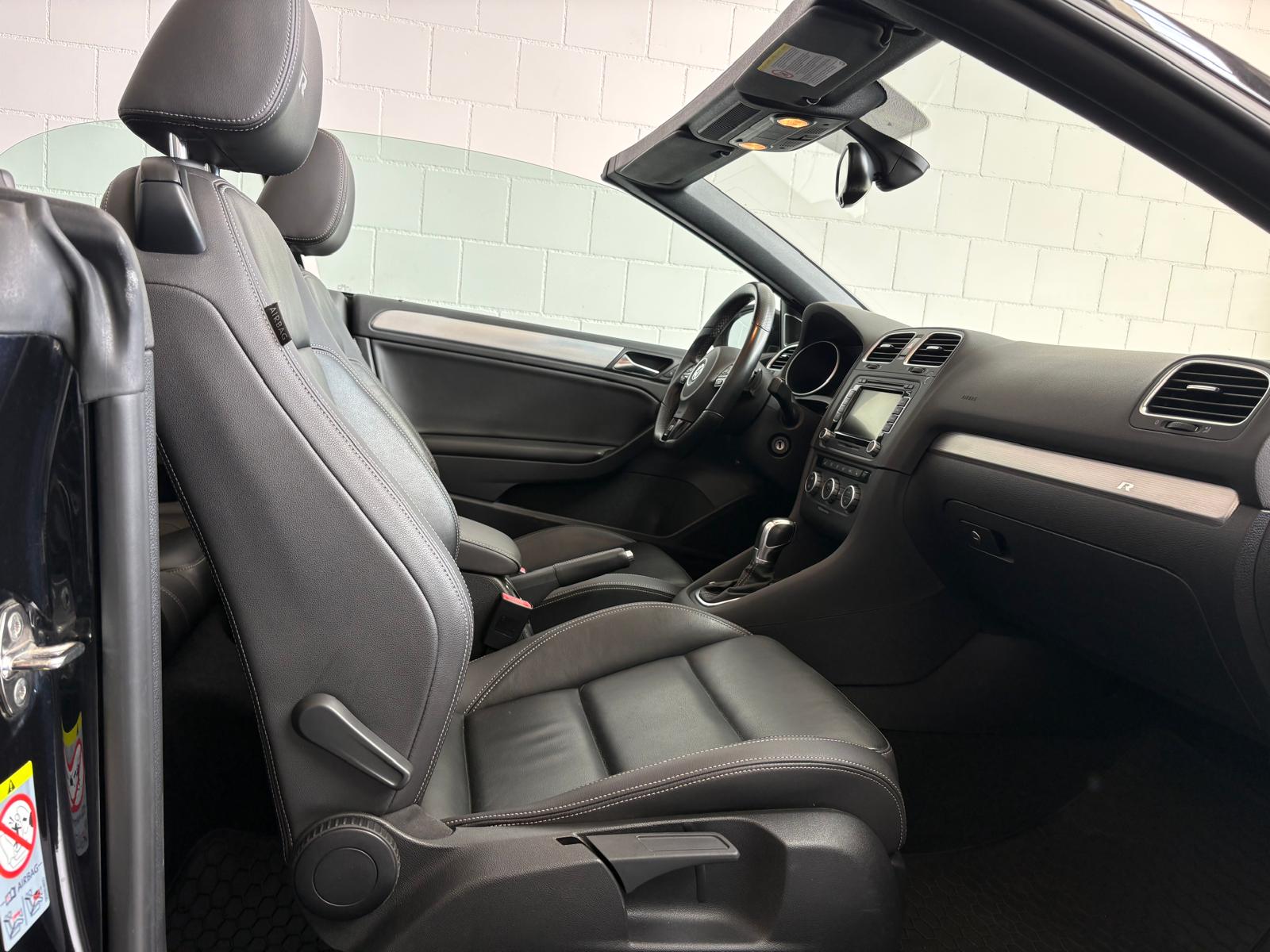 VW Golf VI Cabriolet 2.0 TSI R DSG-image-22