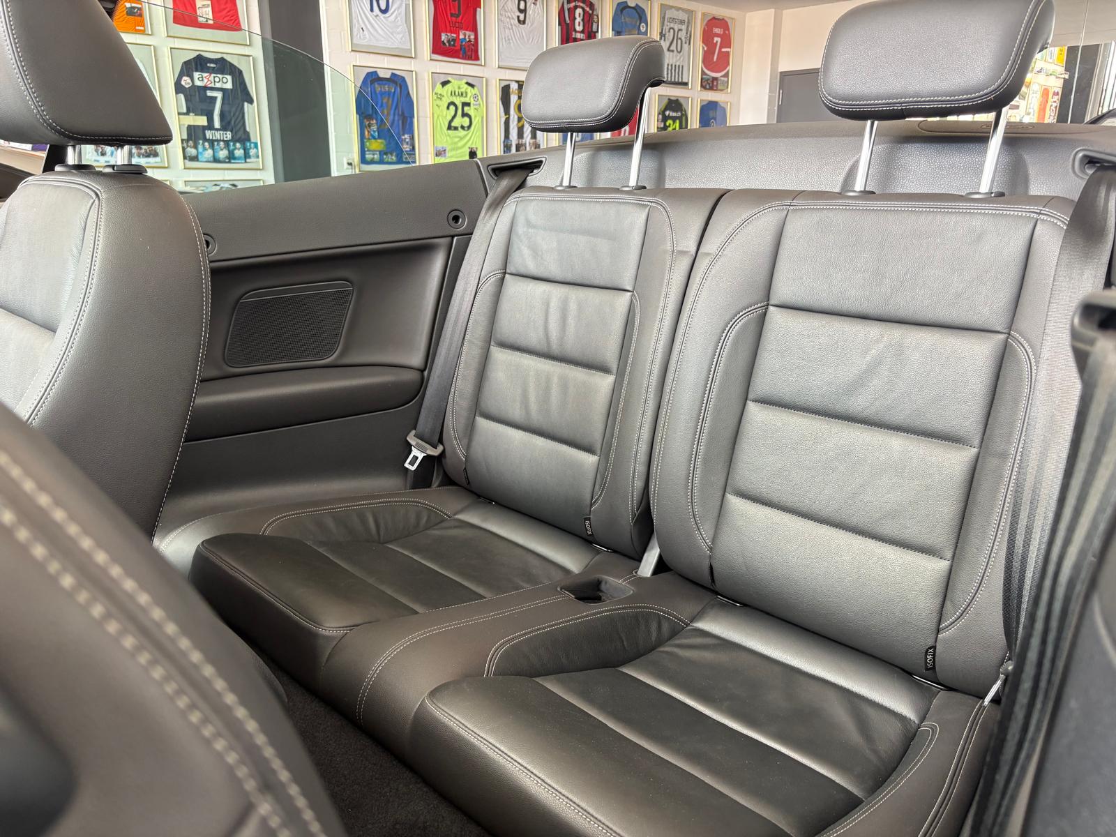 VW Golf VI Cabriolet 2.0 TSI R DSG-image-21