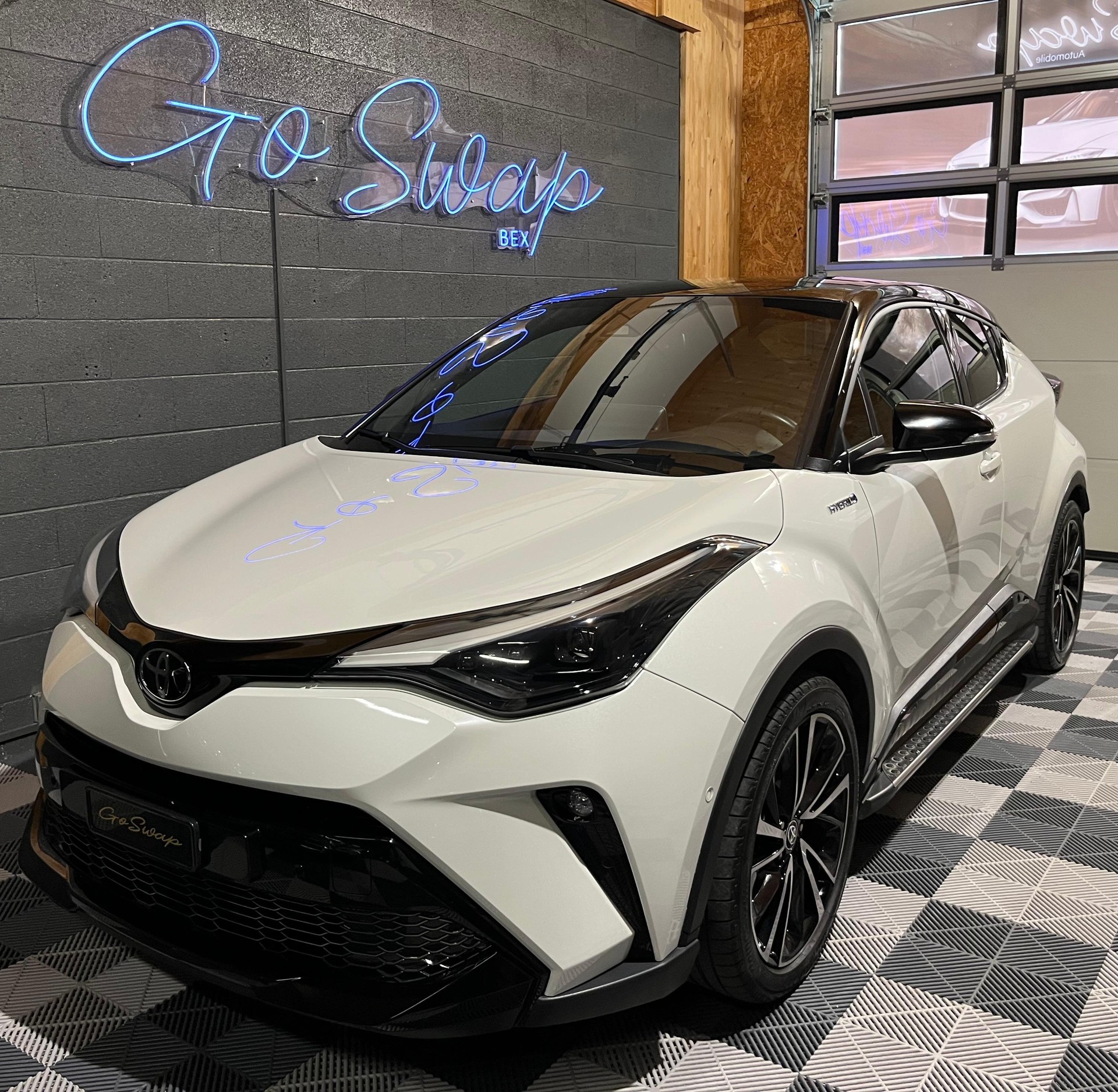 TOYOTA C-HR 2.0 HSD CVT GR Sport-image-4