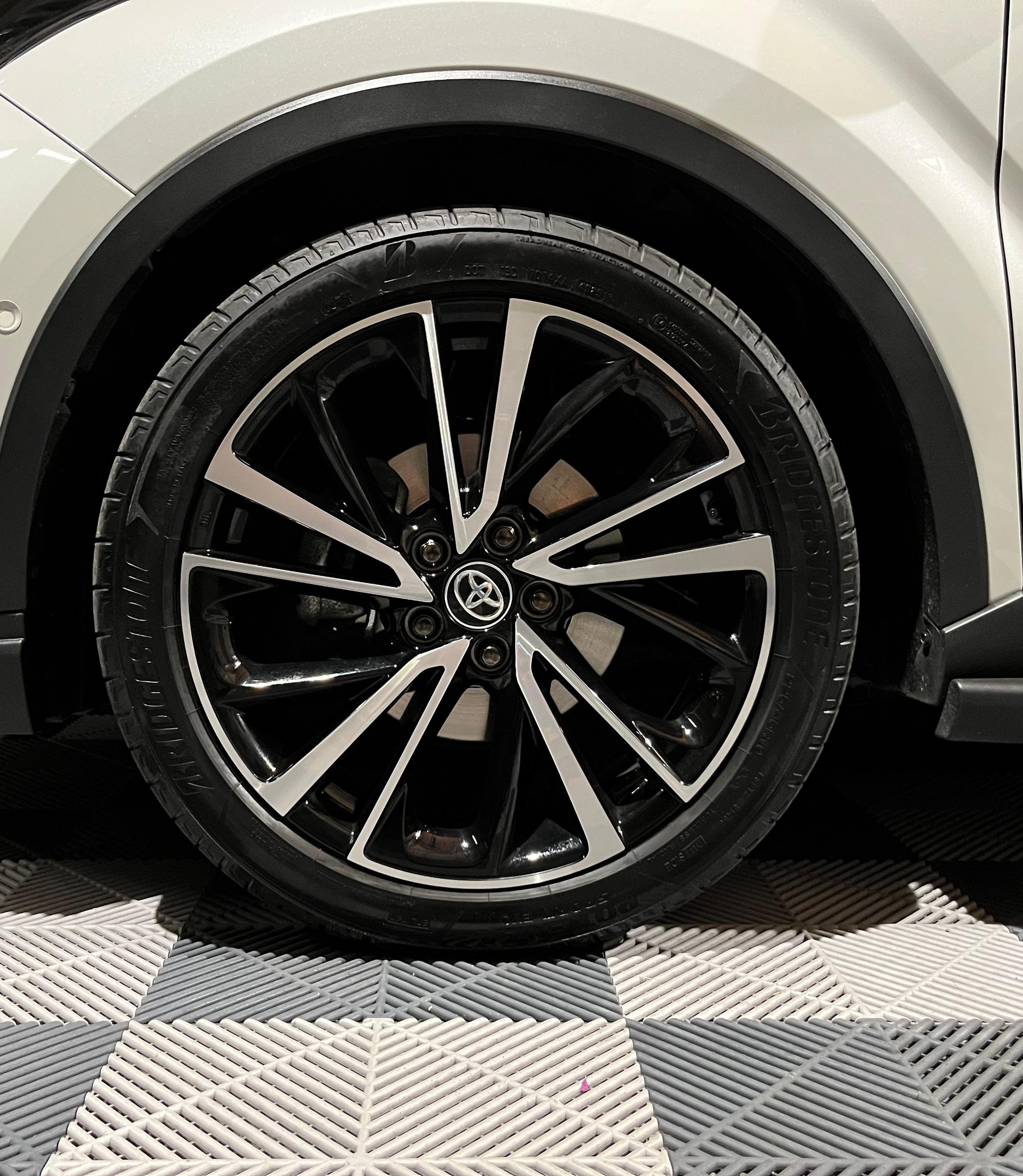 TOYOTA C-HR 2.0 HSD CVT GR Sport-image-21